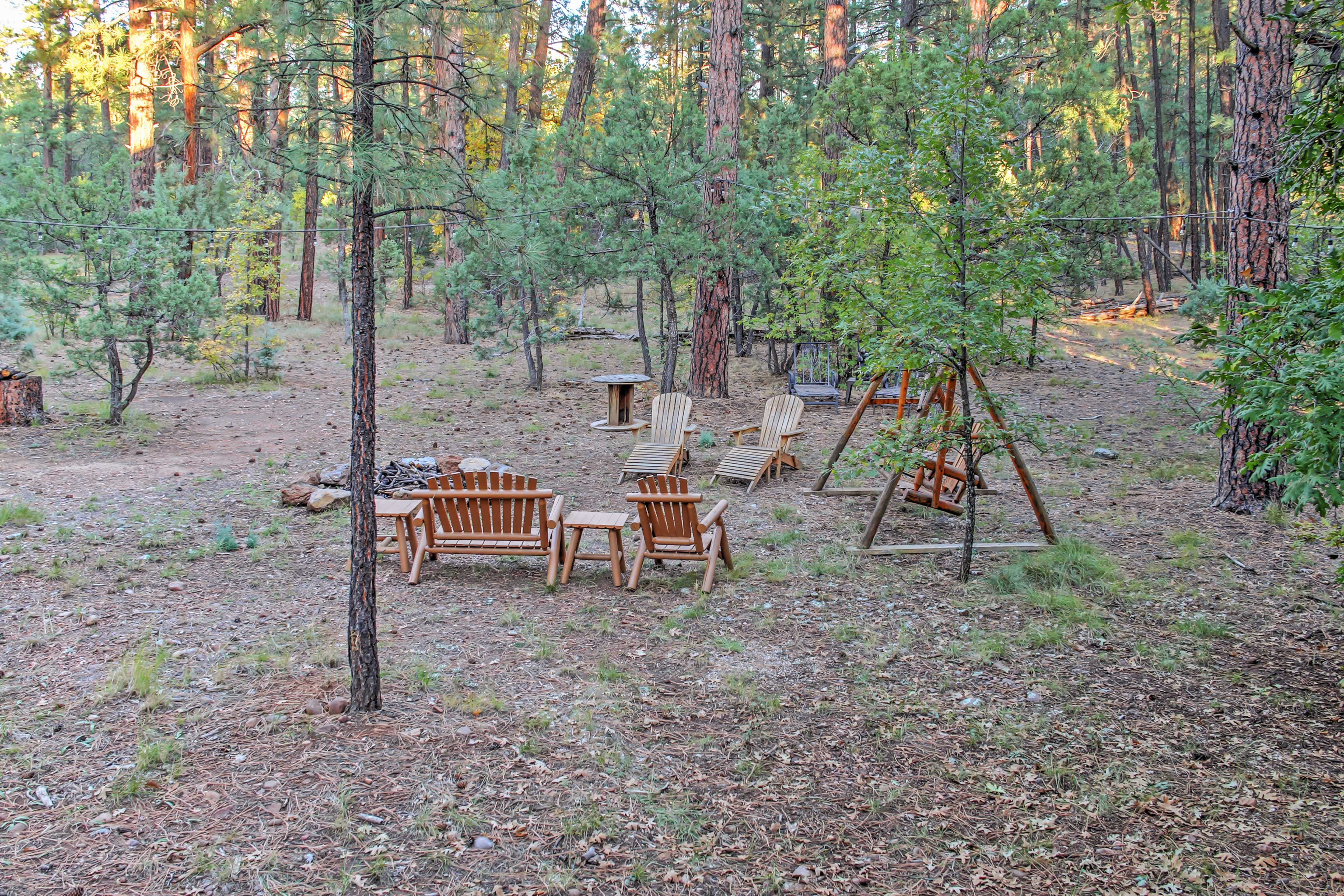 Private Yard | Fire Pit | Ample Outdoor Seating