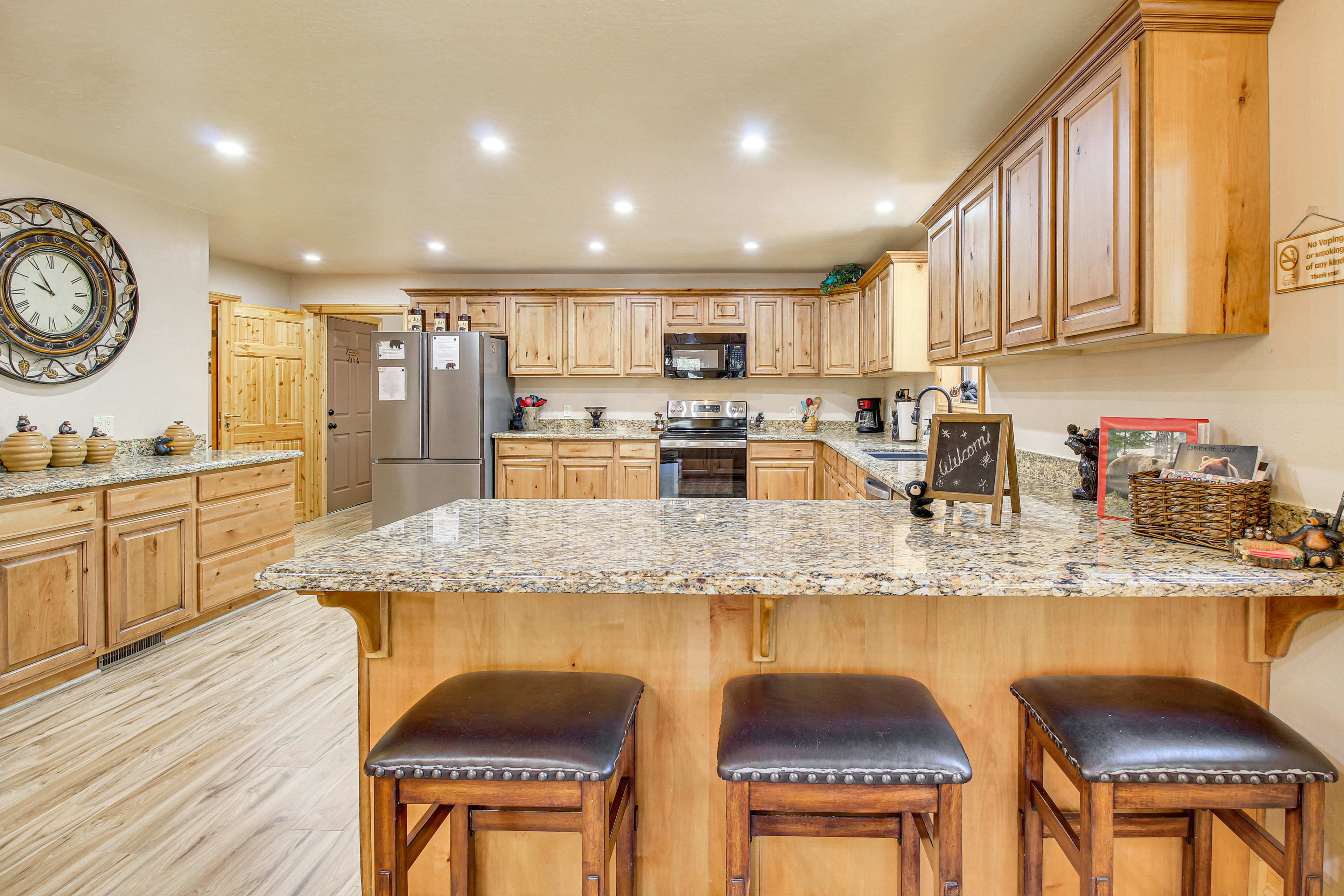 Kitchen | Fully Equipped w/ Cooking Basics