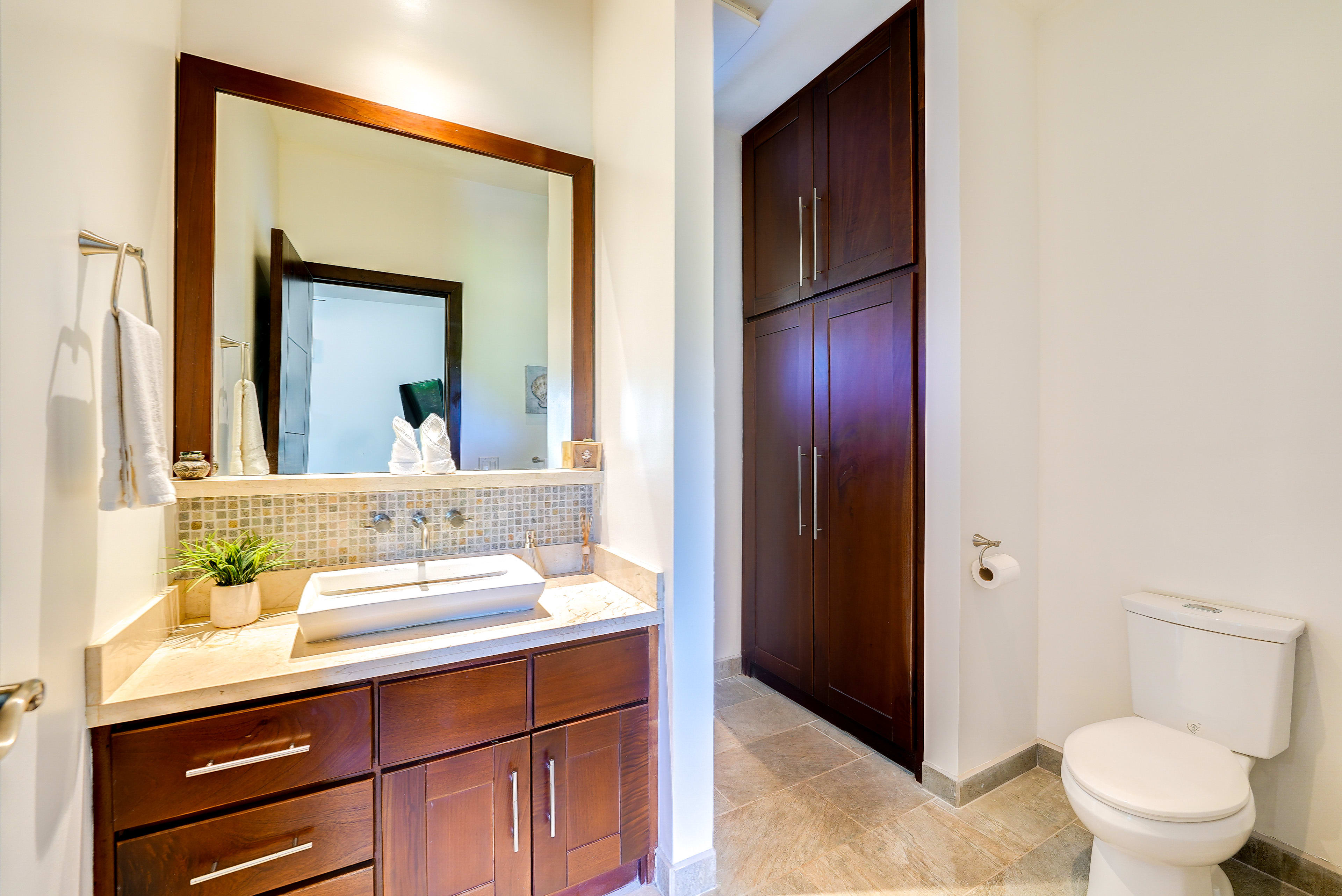 Full Bathroom | Complimentary Toiletries | Shower