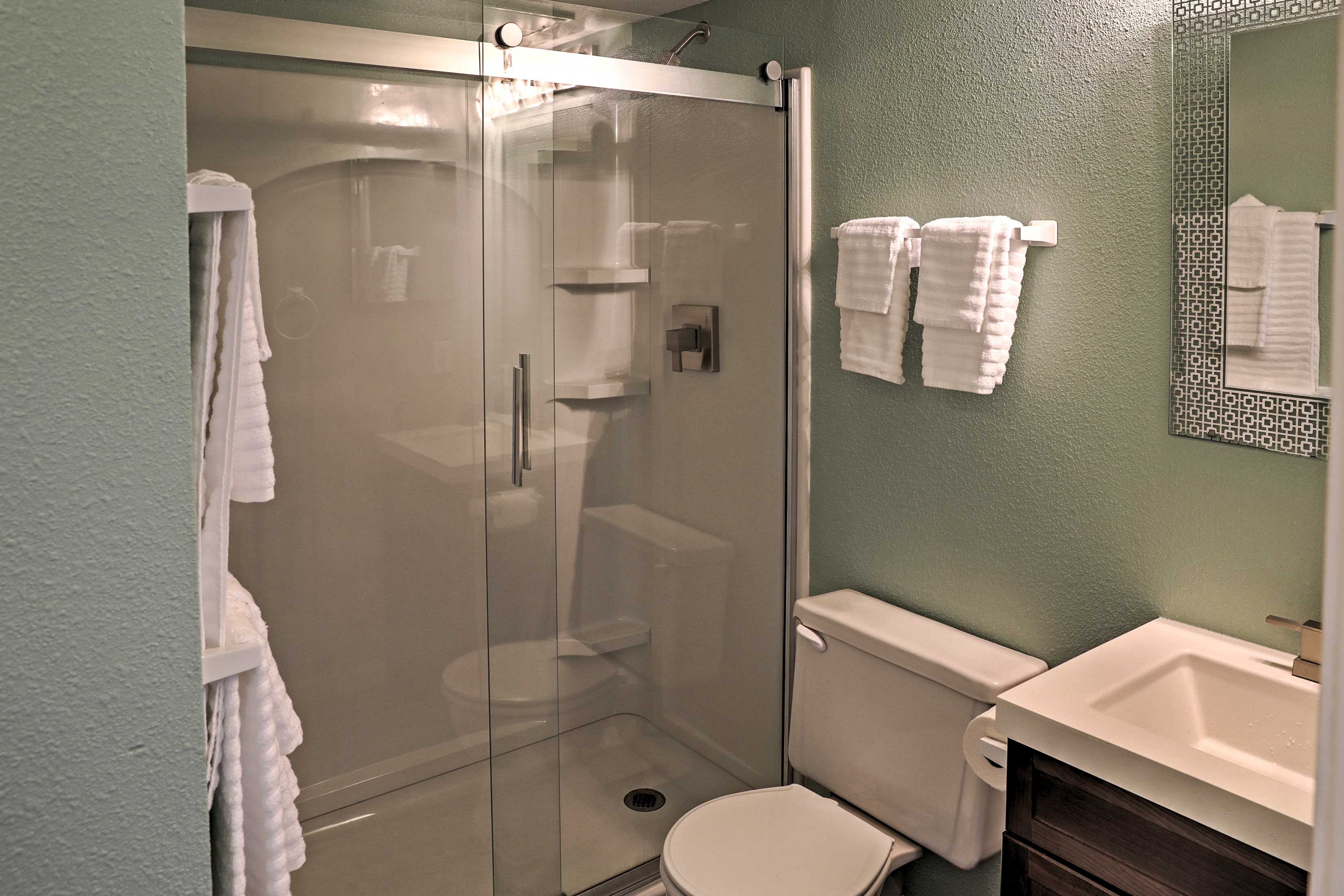 Full Bathroom | Towels & Linens Provided