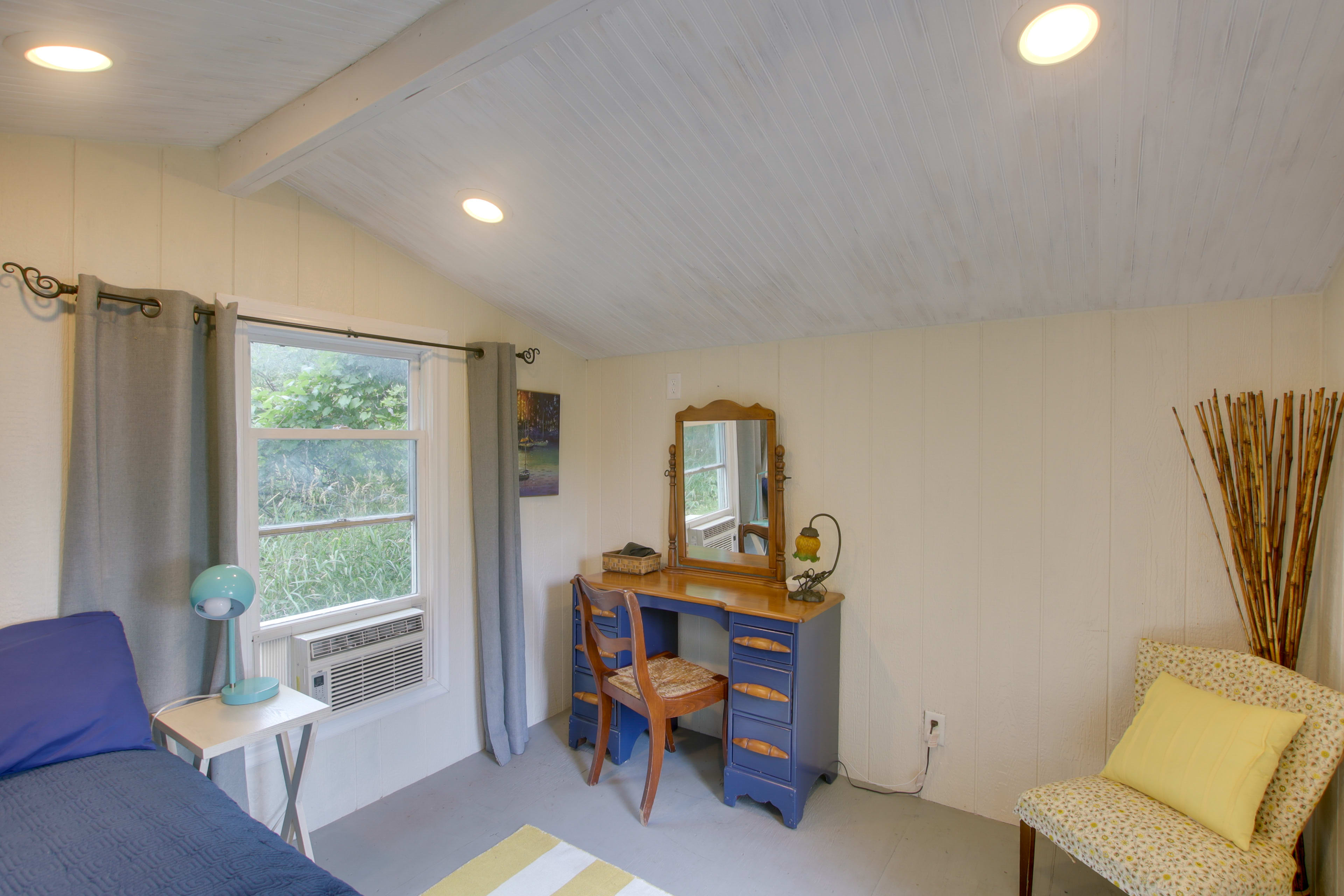 Seasonal Bunkhouse (Available During Warmer Season) | Full Bed