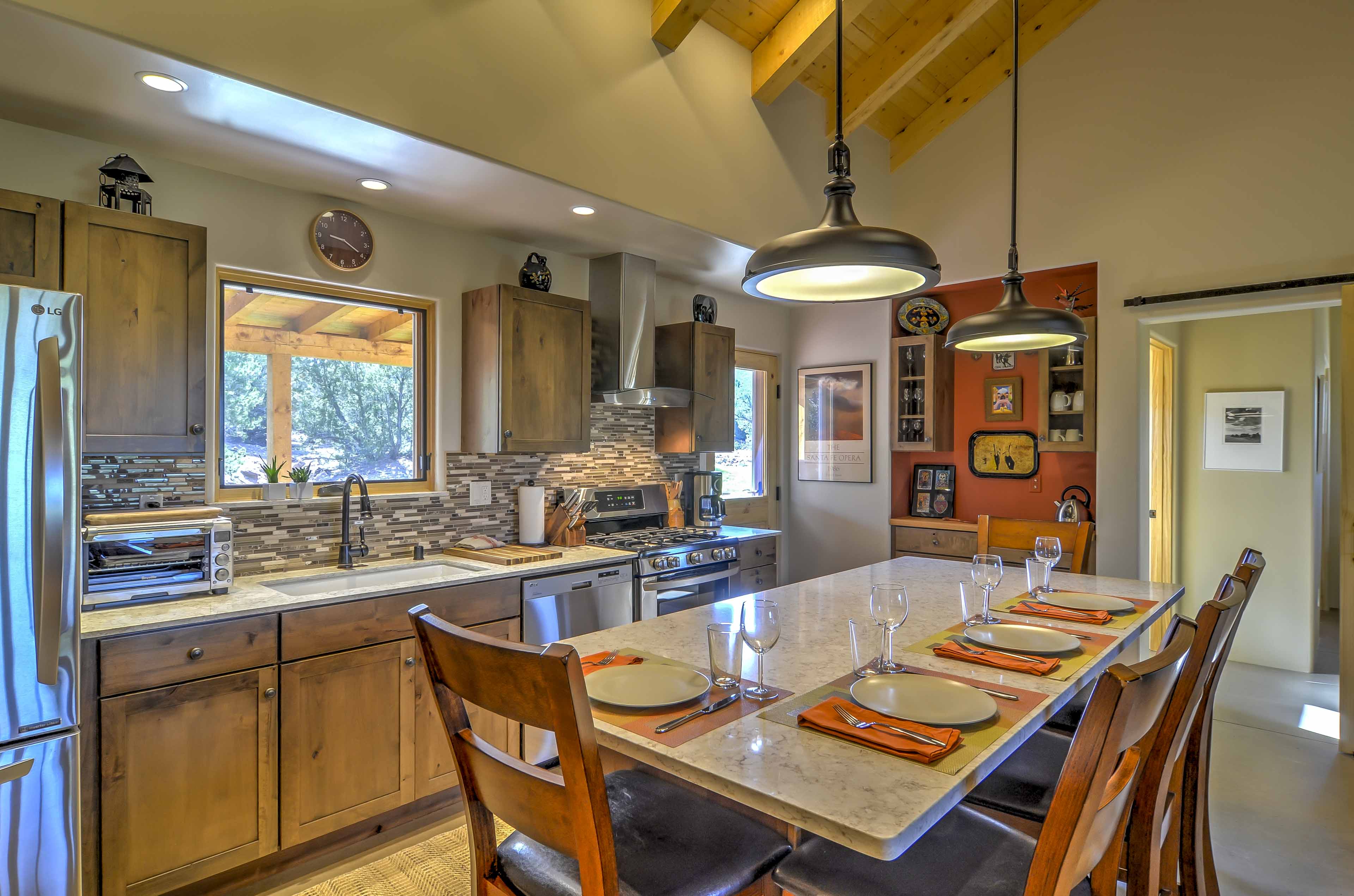 Kitchen & Dining Area