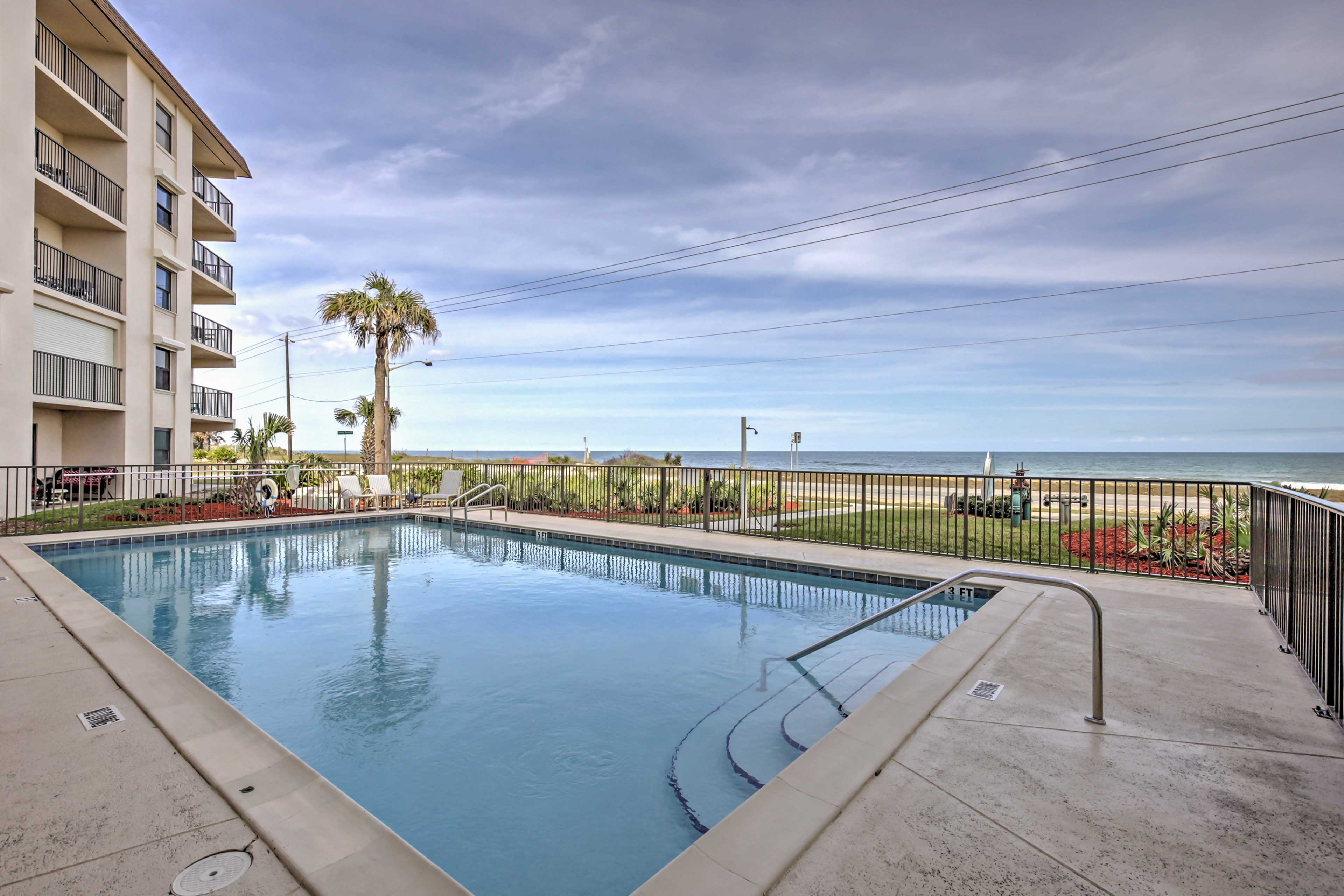 Ormond Beach Vacation Rental | 2BR | 2BA | 900 Sq Ft | Elevator Access