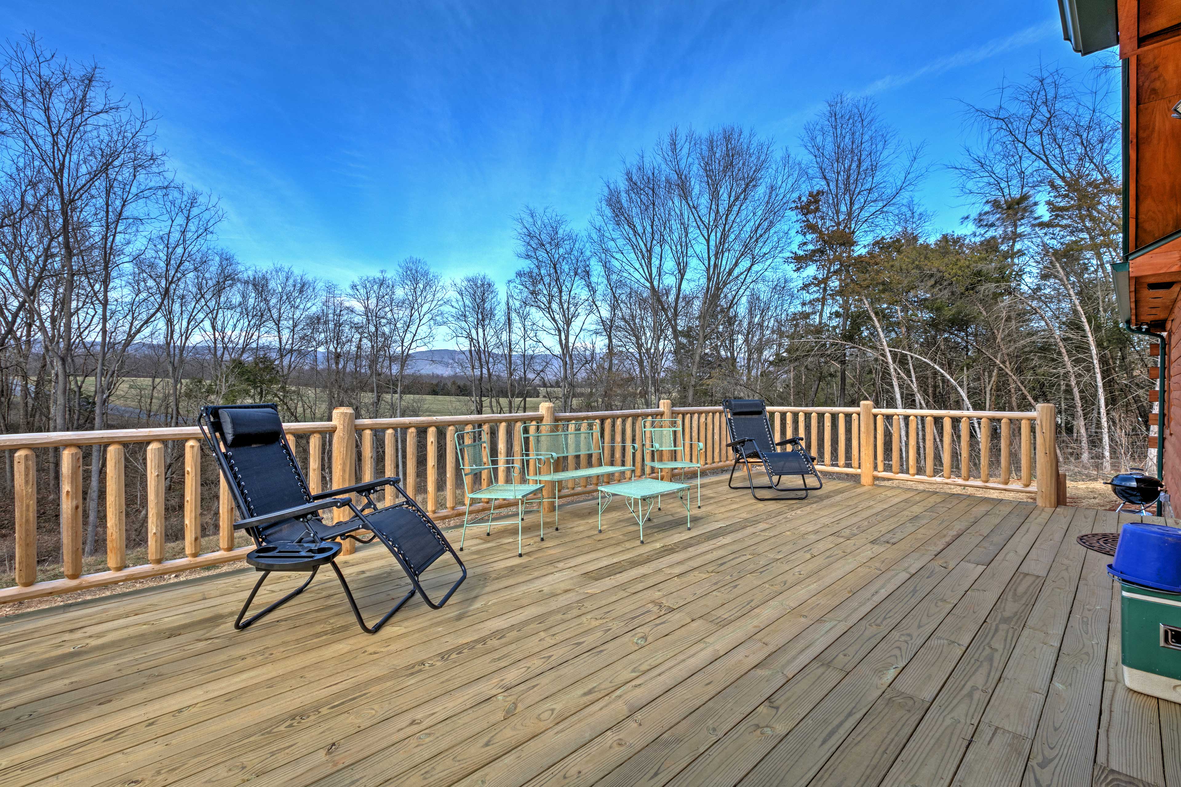 Private Deck | Outdoor Dining | Mountain Views