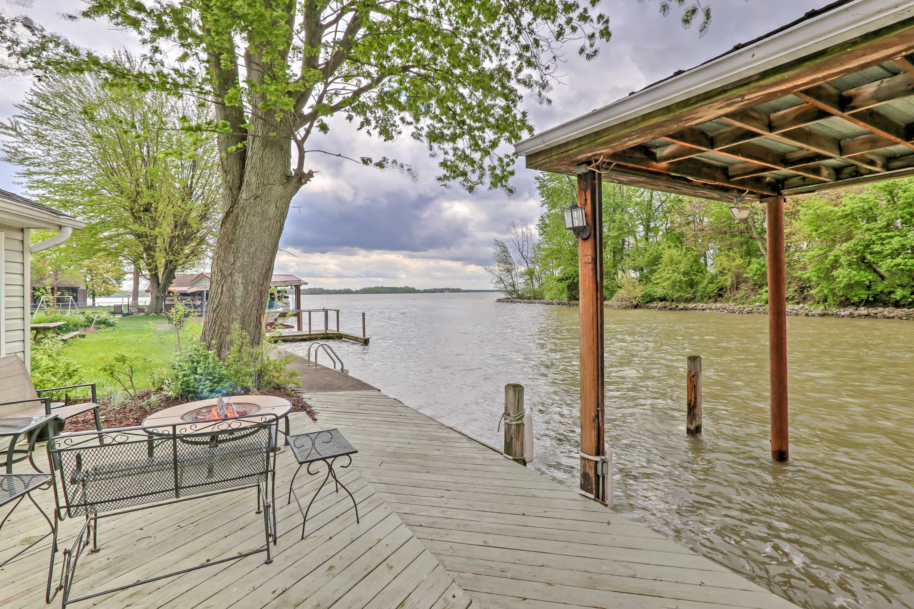 Private Deck | Dock Access | Fire Pit | Gas Grill | Corn Hole