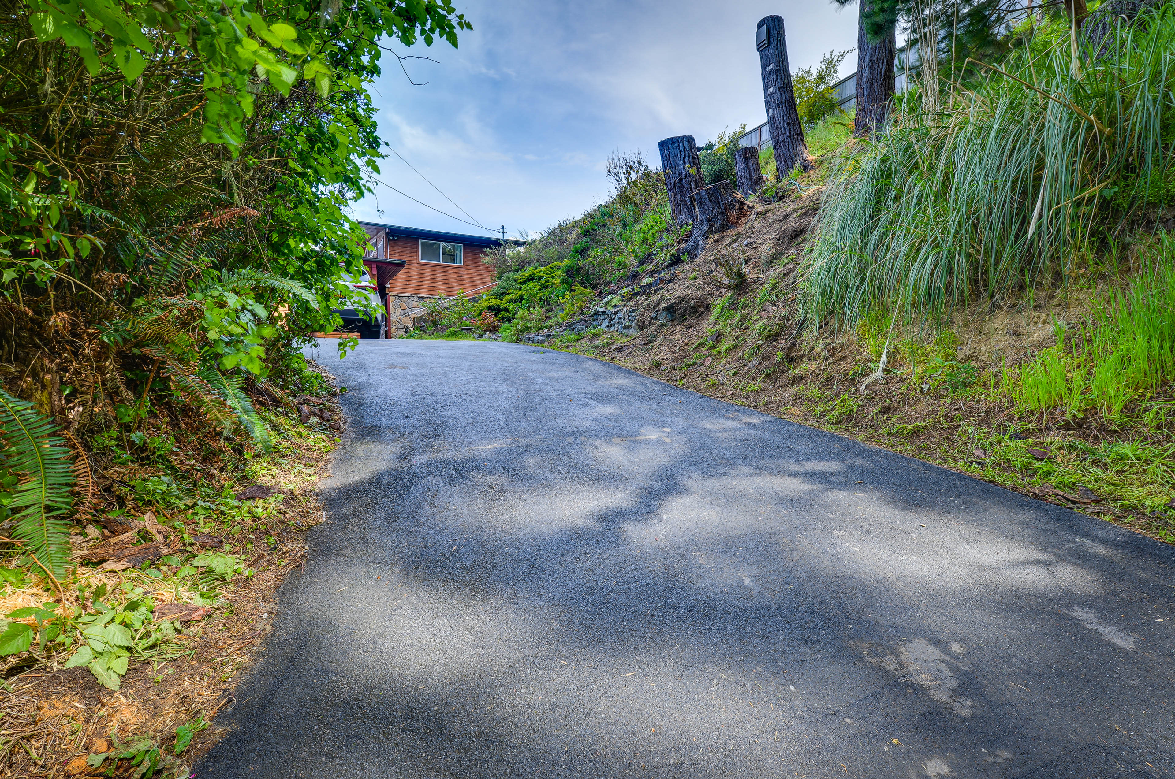 Driveway to Property | Parking (2 Vehicles)