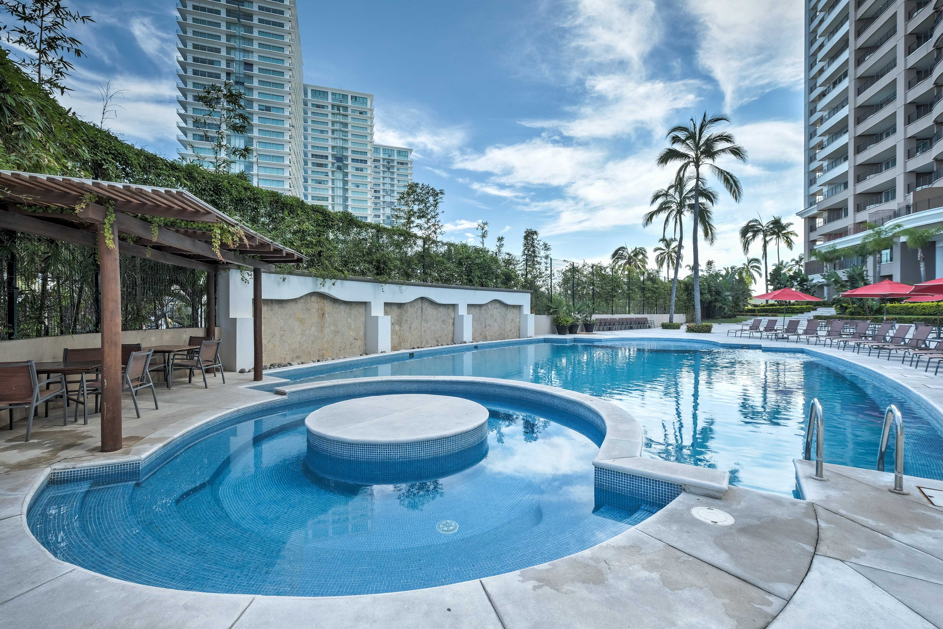 Community Pool & Hot Tub