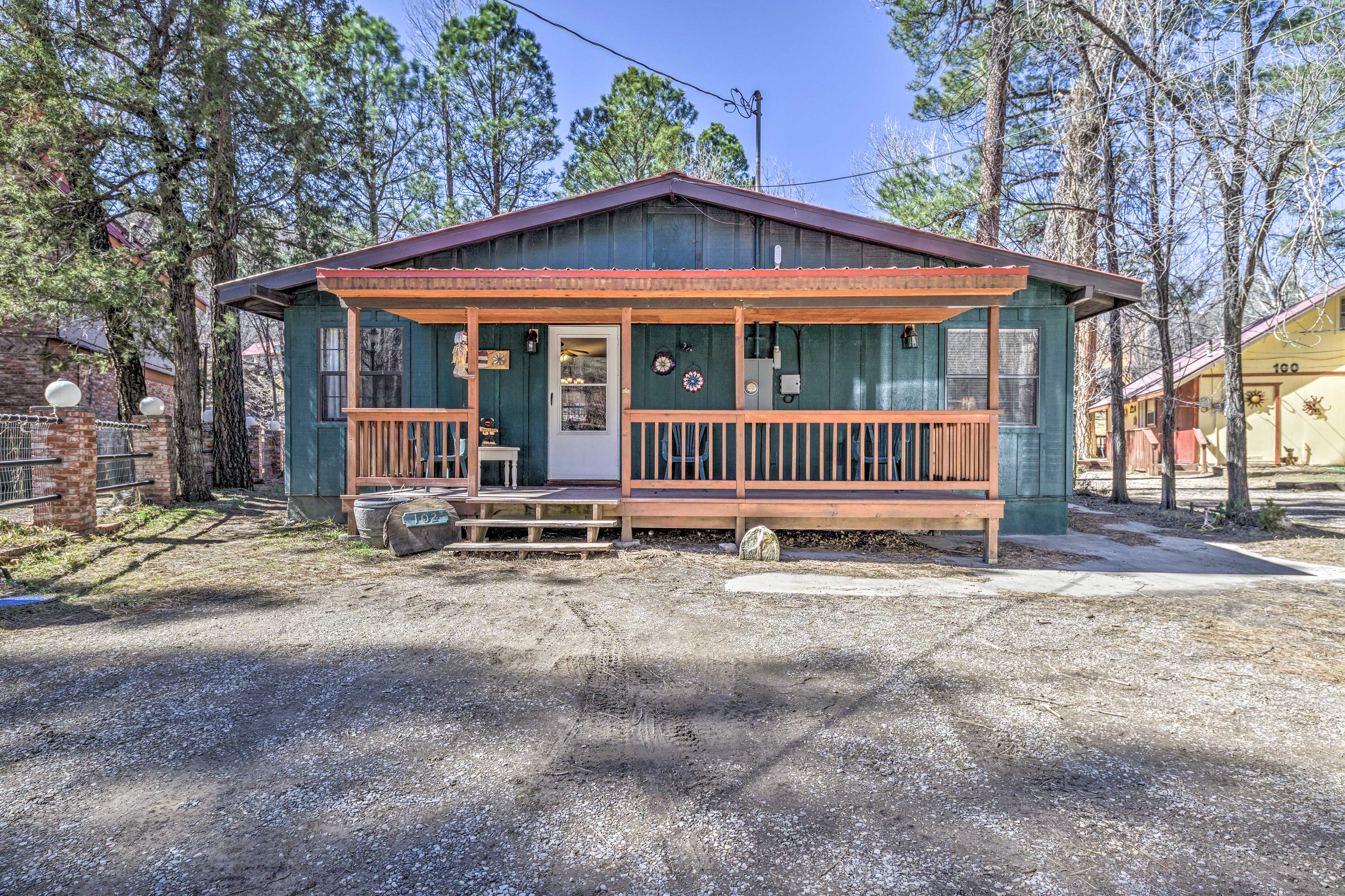 Ruidoso Vacation Rental | 3BR | 2BA | 1,562 Sq Ft | 3 Steps for Access