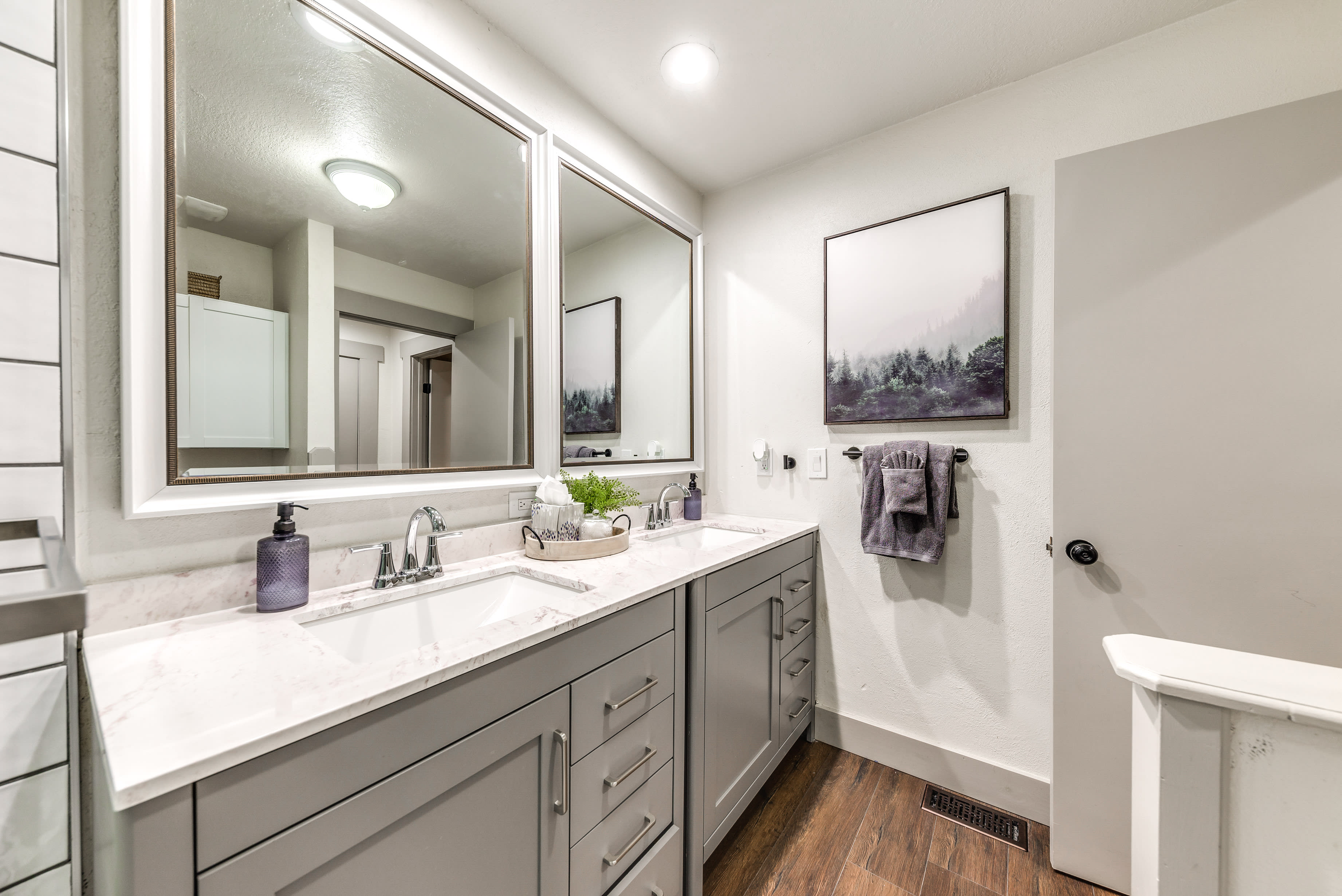 Full Bathroom | Towels & Linens Provided