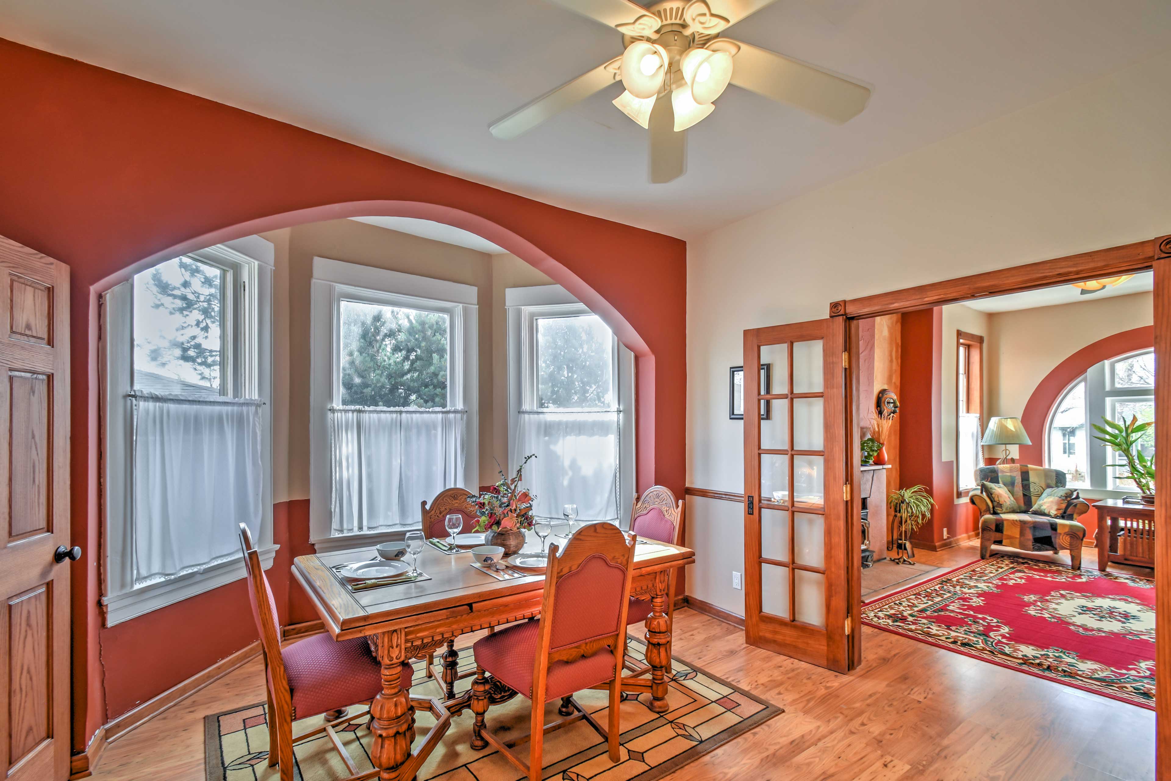 Dining Room | Dishware/Flatware