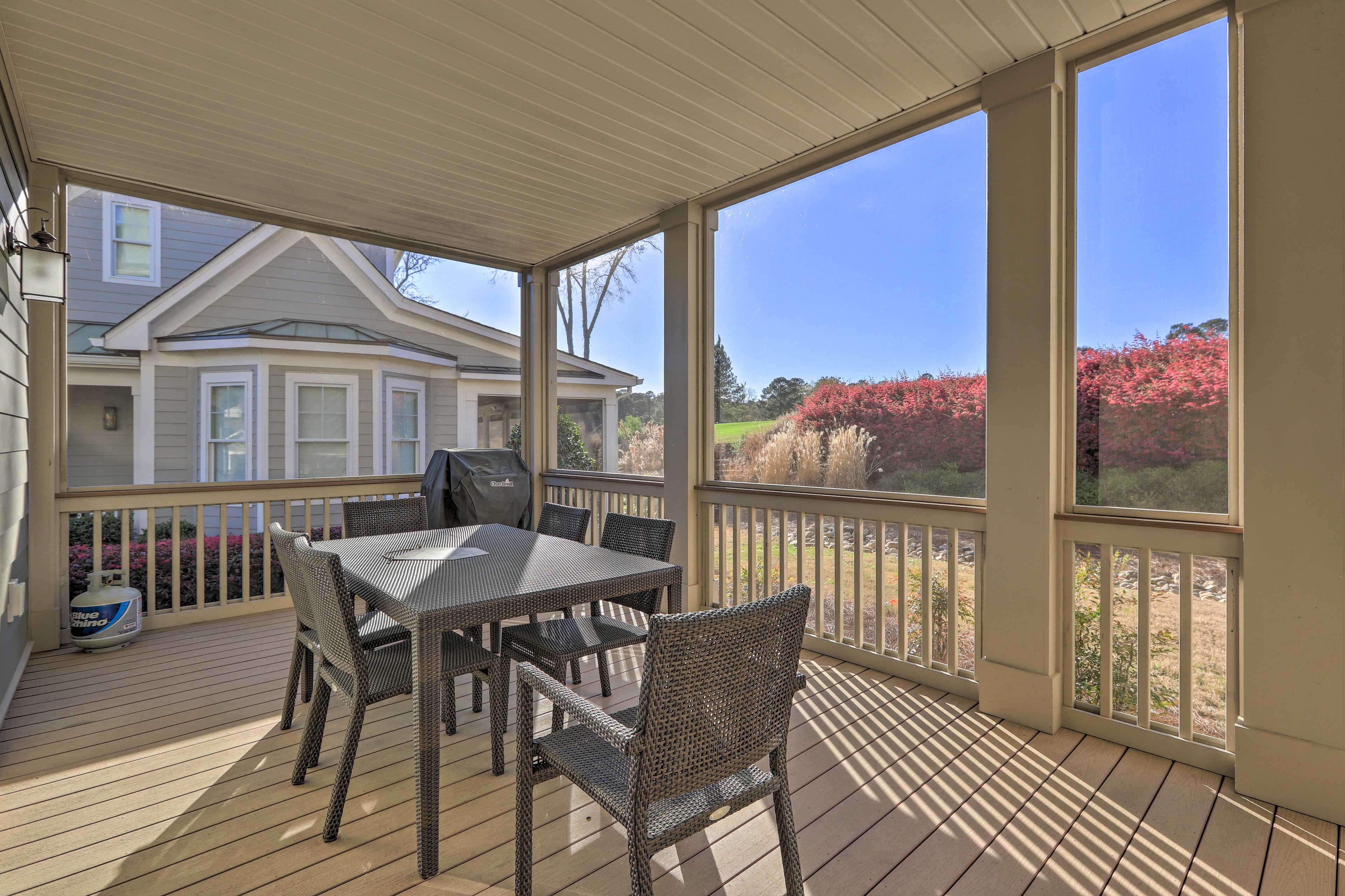 Screened Porch | Outdoor Dining