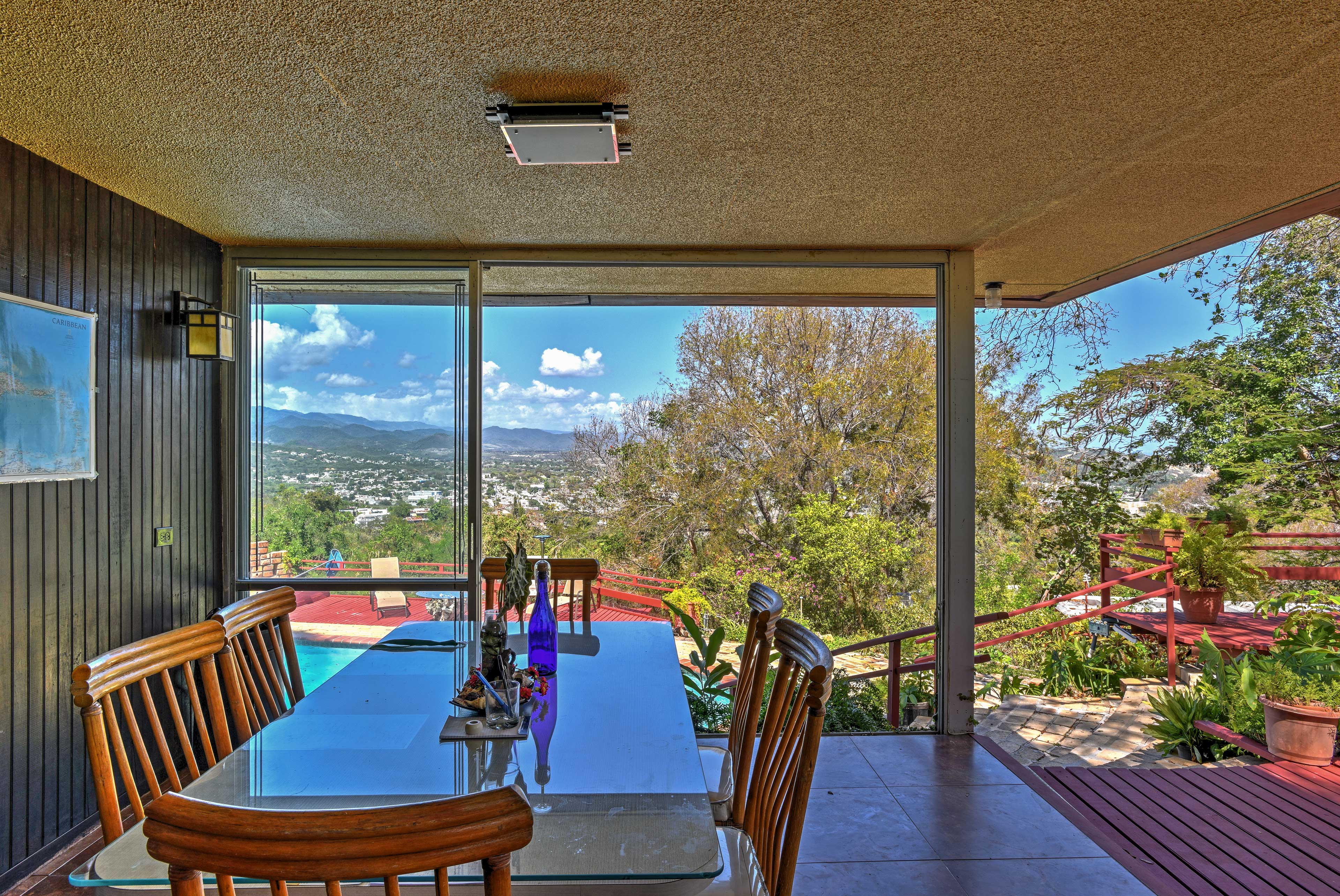 Dining Area | Fully Equipped Kitchen