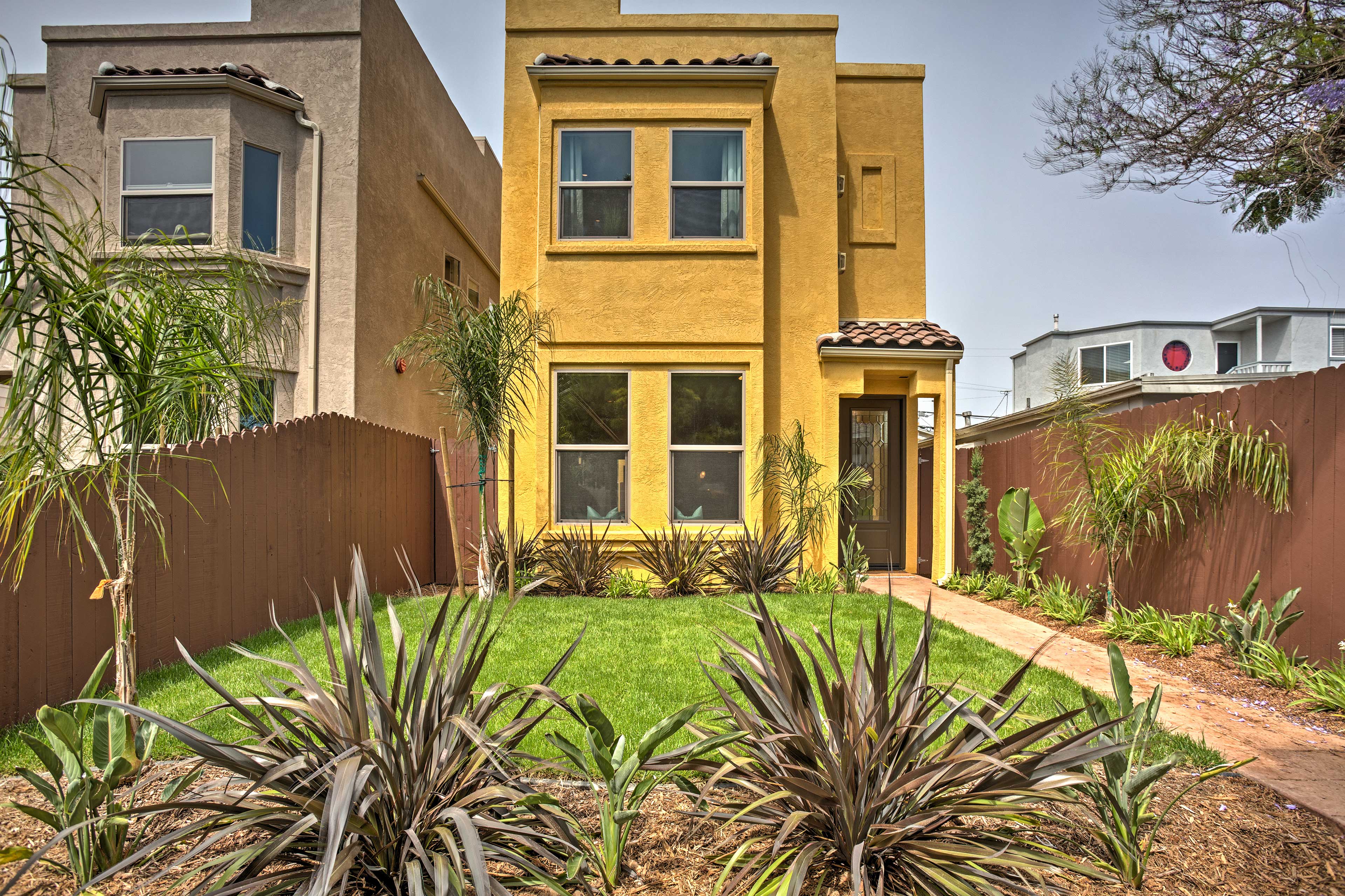 Property Exterior | Rooftop Deck | Fenced-in Front Yard