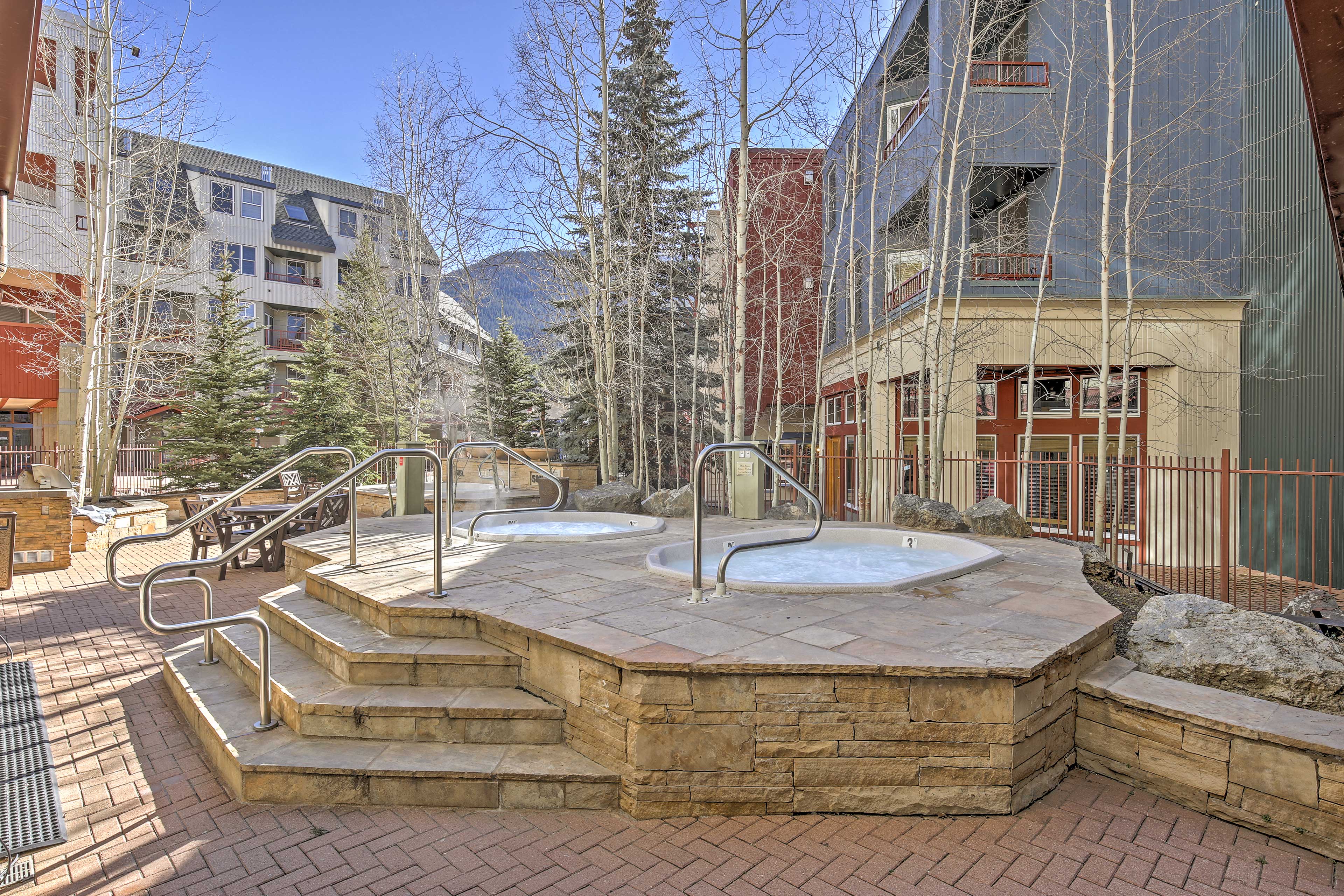 Community Amenities | Walk to Ski Lift