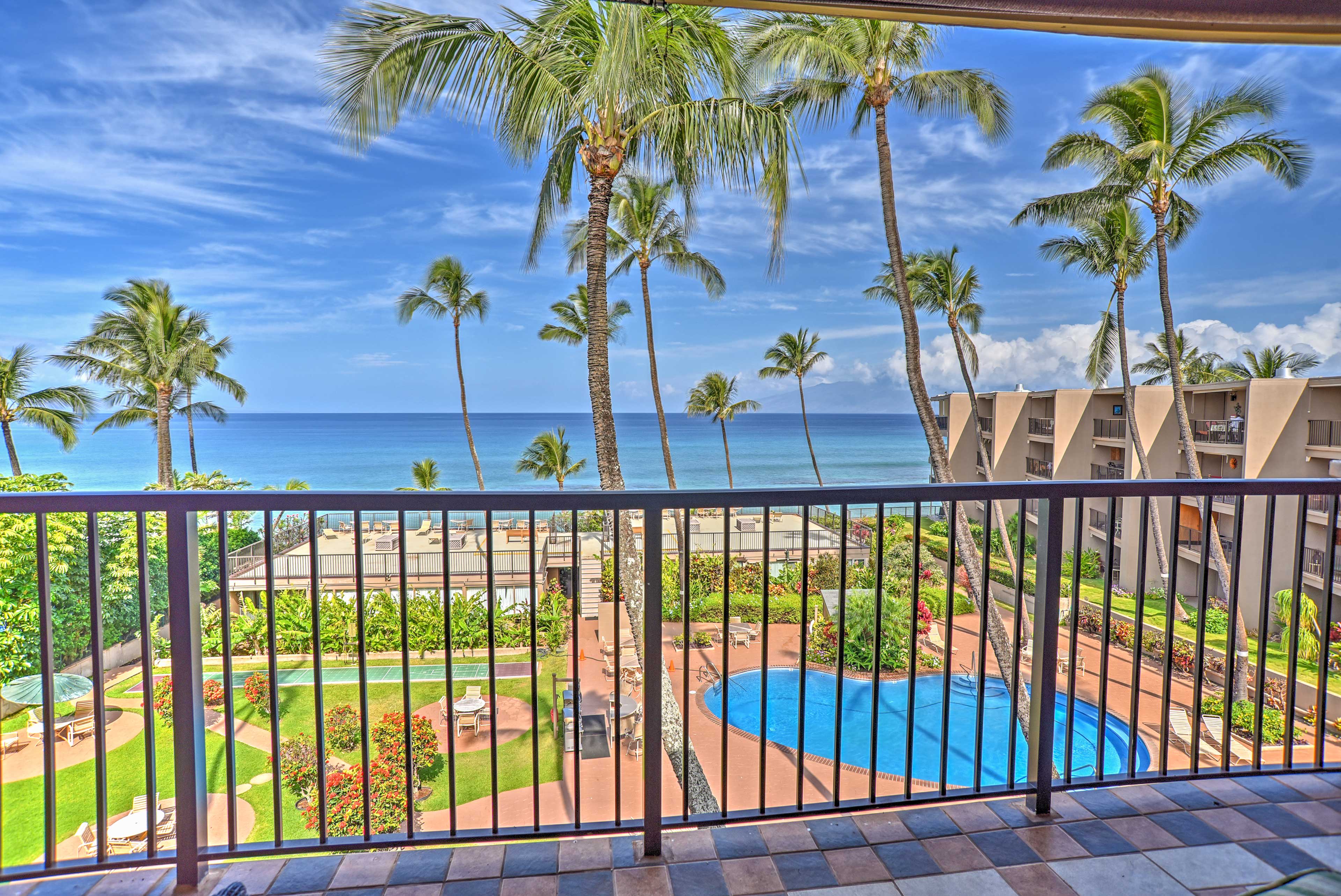 Lahaina Vacation Rental | 1BR | 1BA | 4th Floor | 566 Sq Ft | Single Story