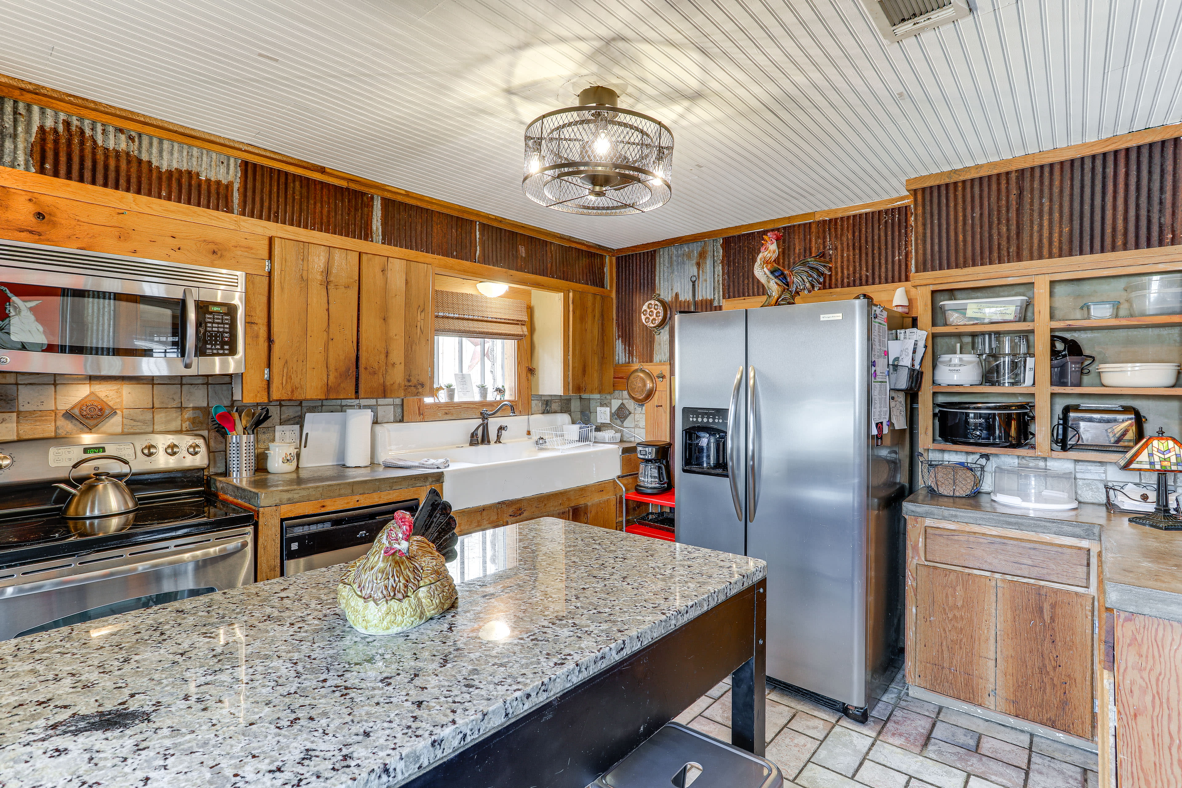 Fully Equipped Kitchen | Crockpot | Drip Coffee Maker | Teapot | Toaster