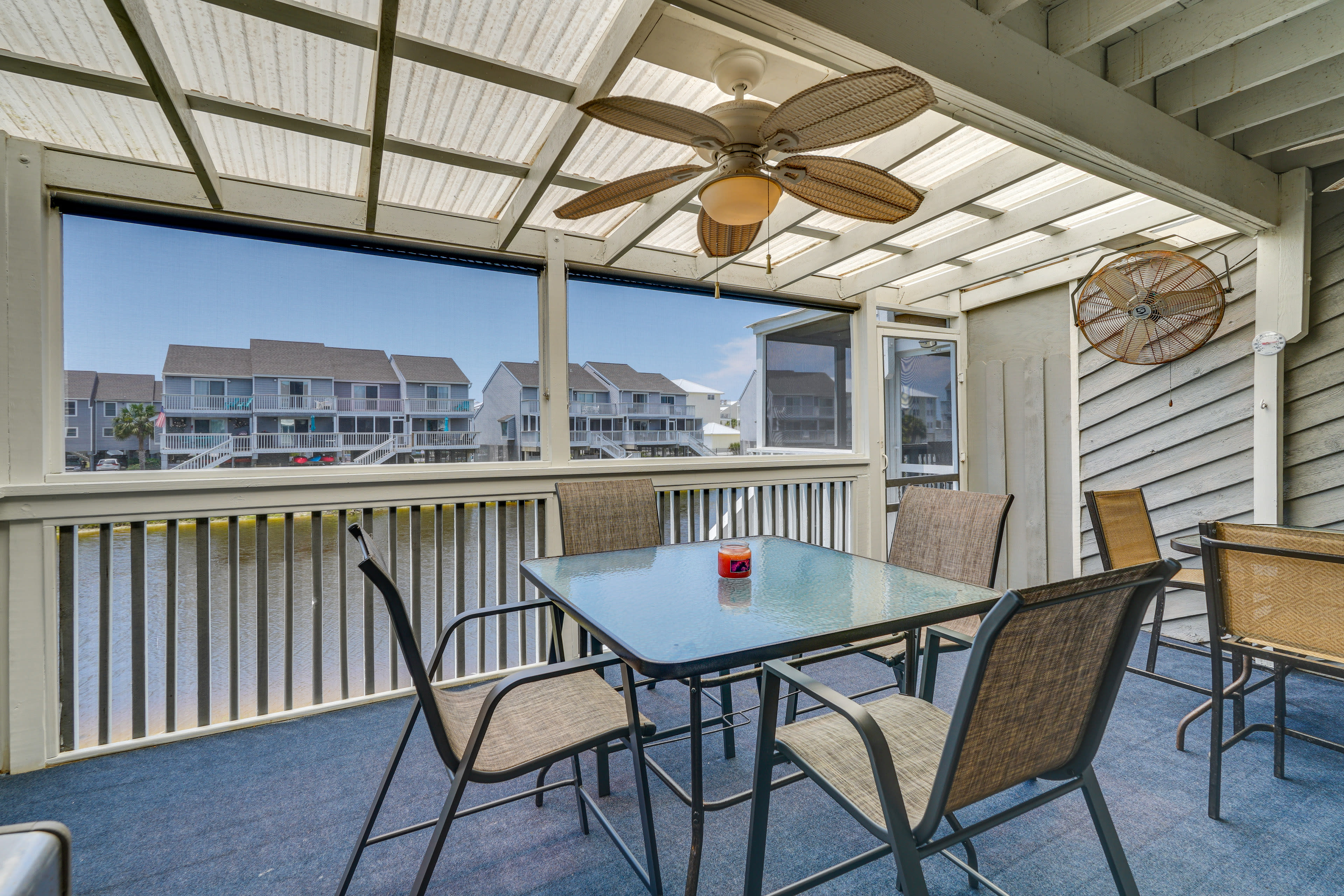 Private Screened-in Lanai | Gas Grill