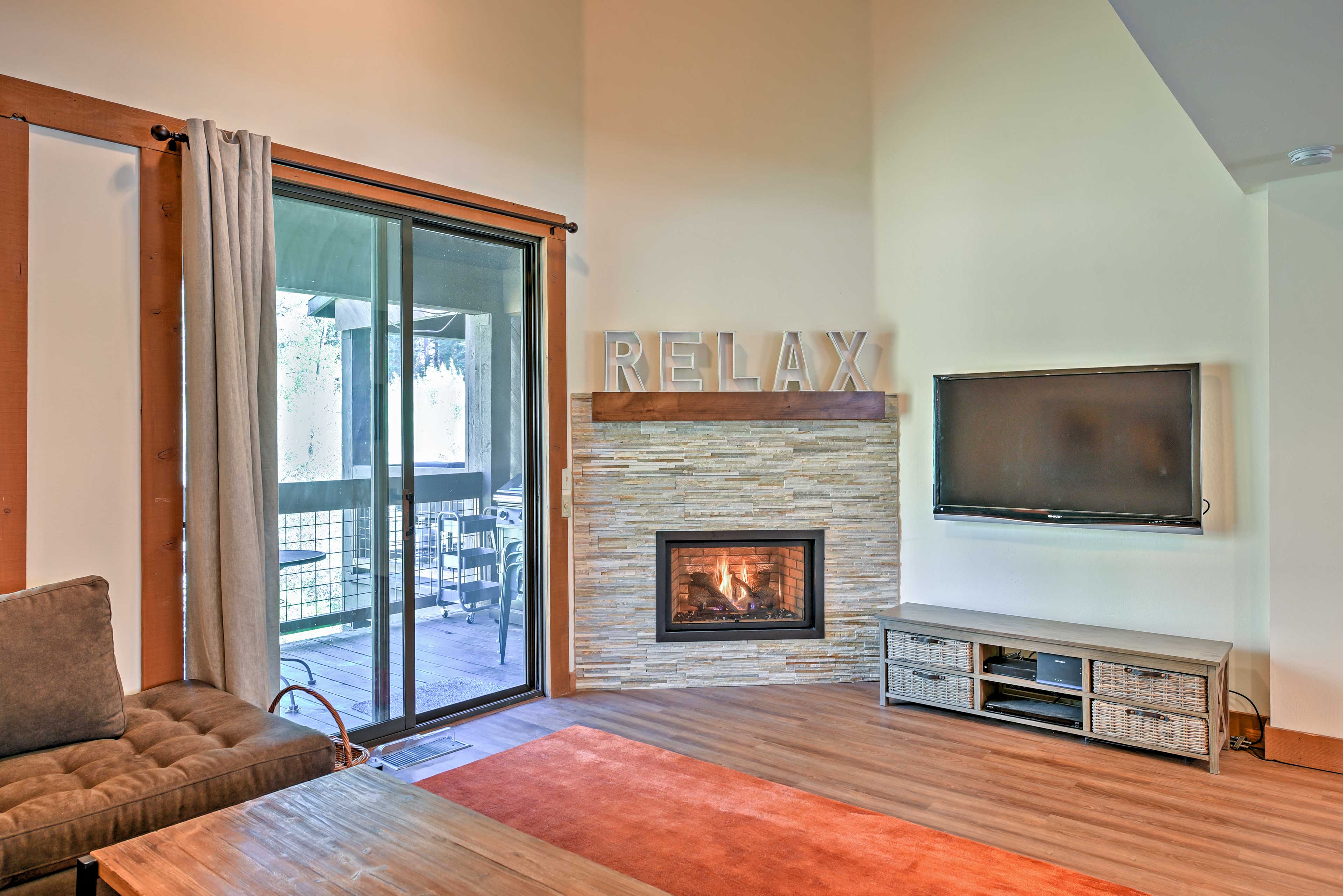 Cure your evening chills with this gas-burning fireplace.