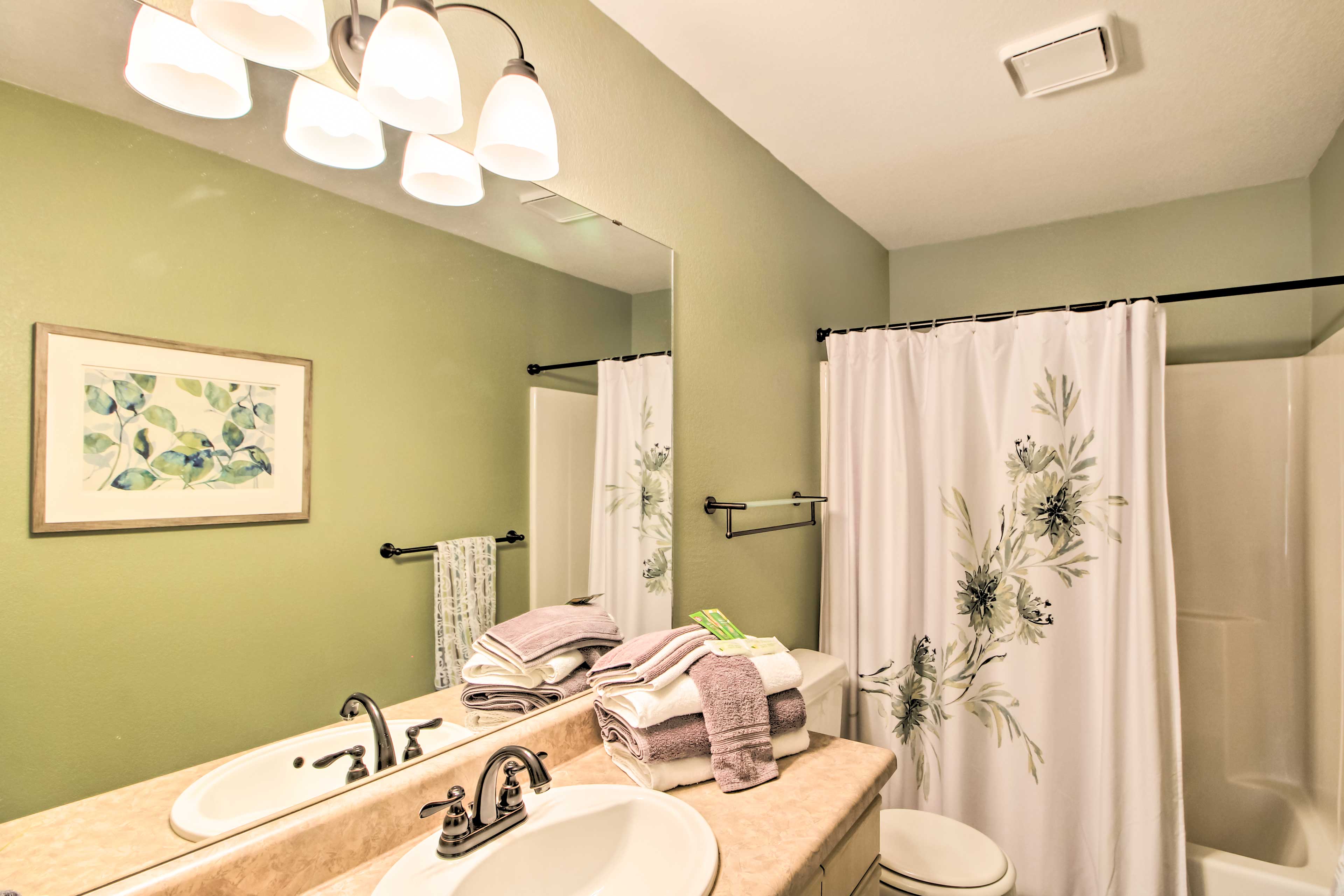 En-Suite Bathroom | Complimentary Toiletries