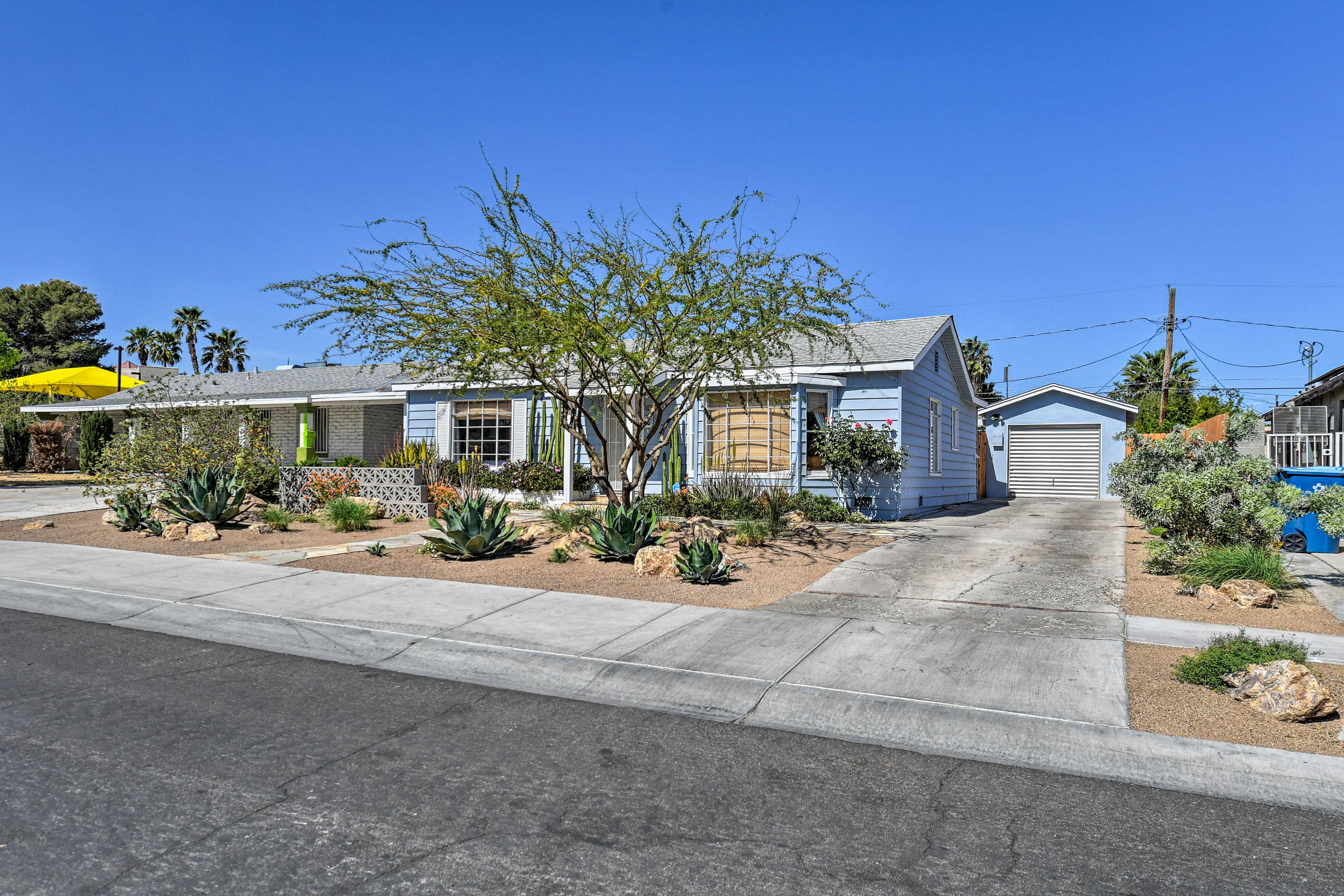 Property Exterior | Driveway Parking (2 vehicles)