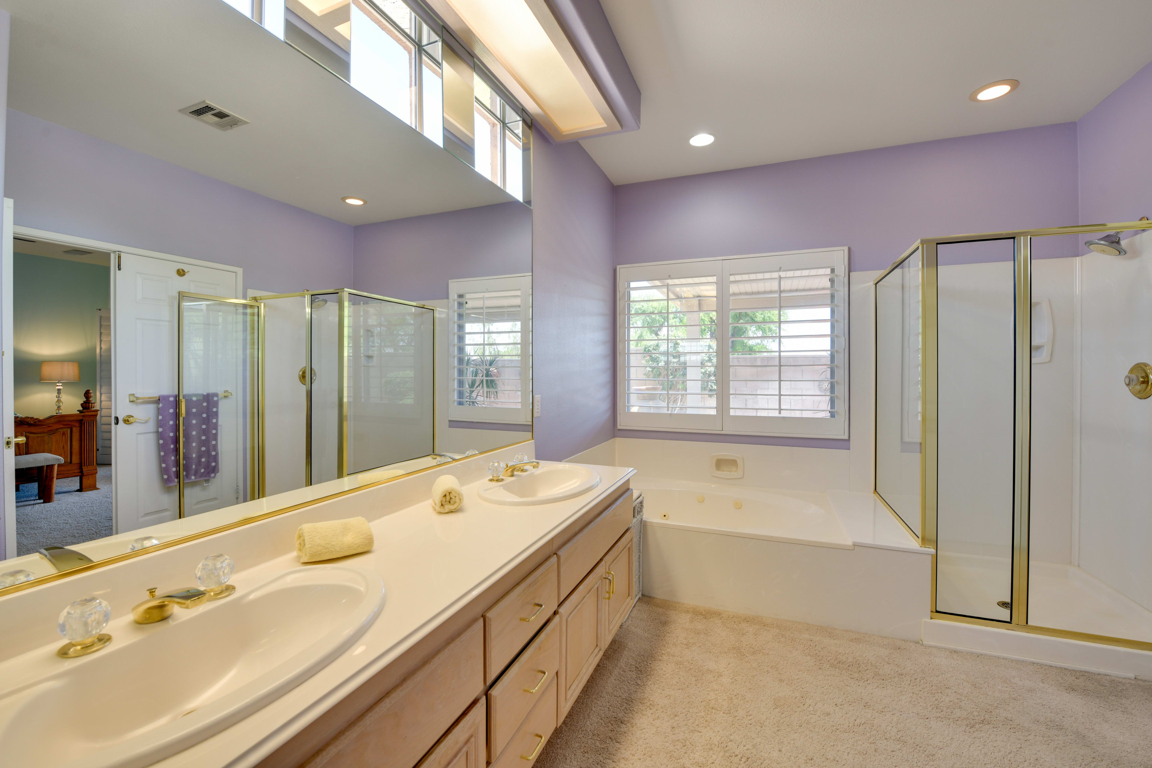 En-Suite Bathroom | Soaking Tub | Towels Provided