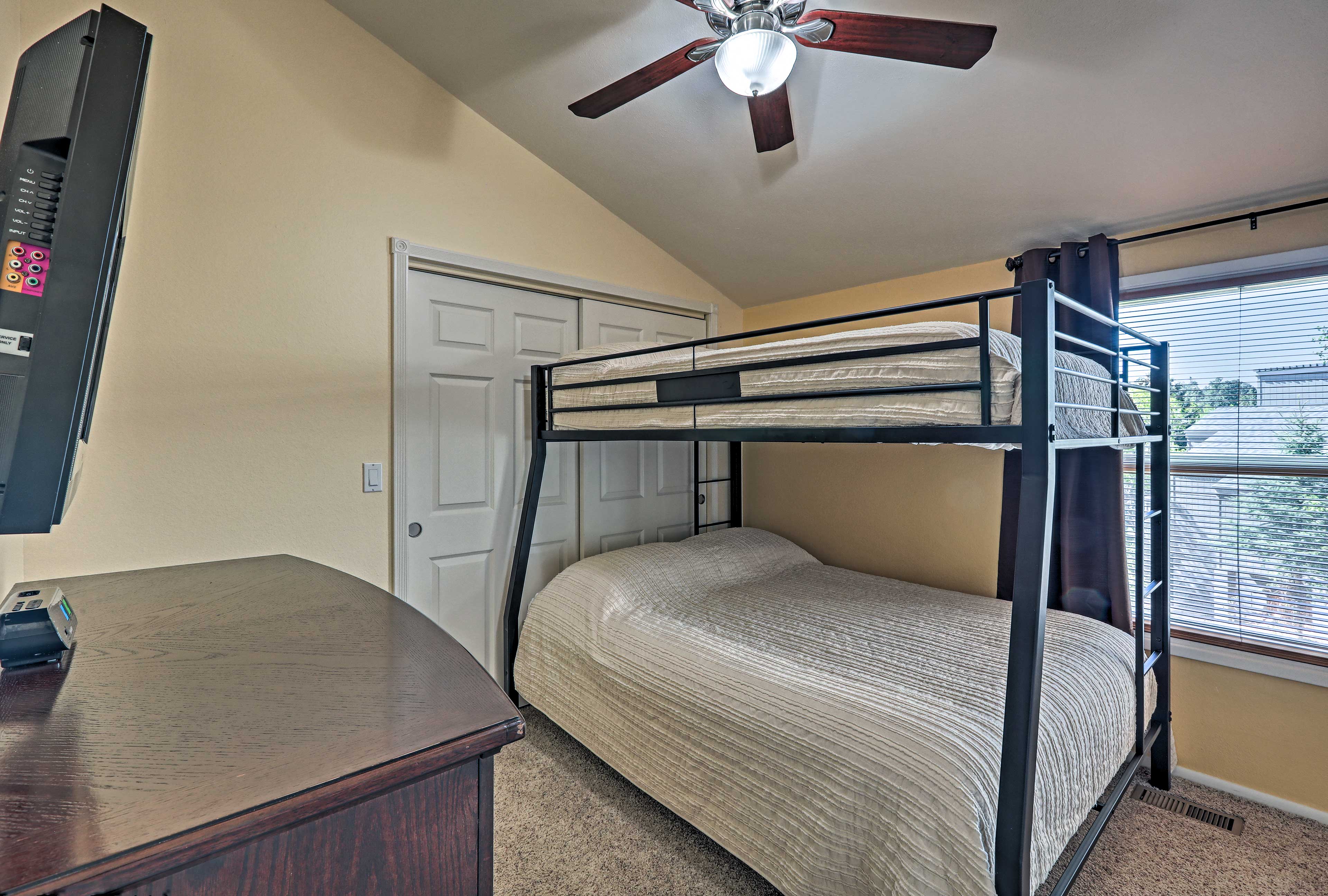 Bedroom 2 | Recently Updated | Full/Queen Bunk Bed