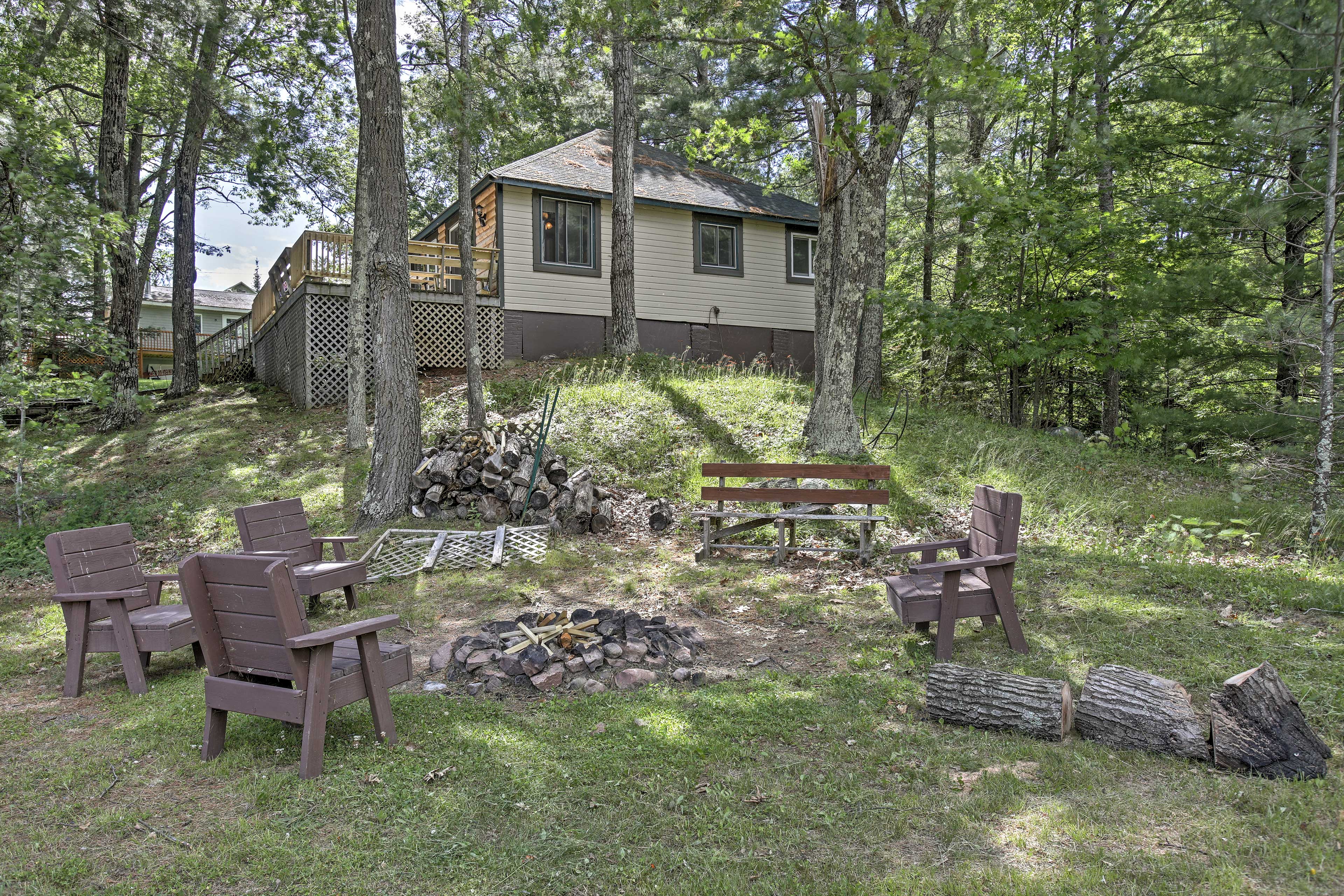 Cabin Exterior | Fire Pit