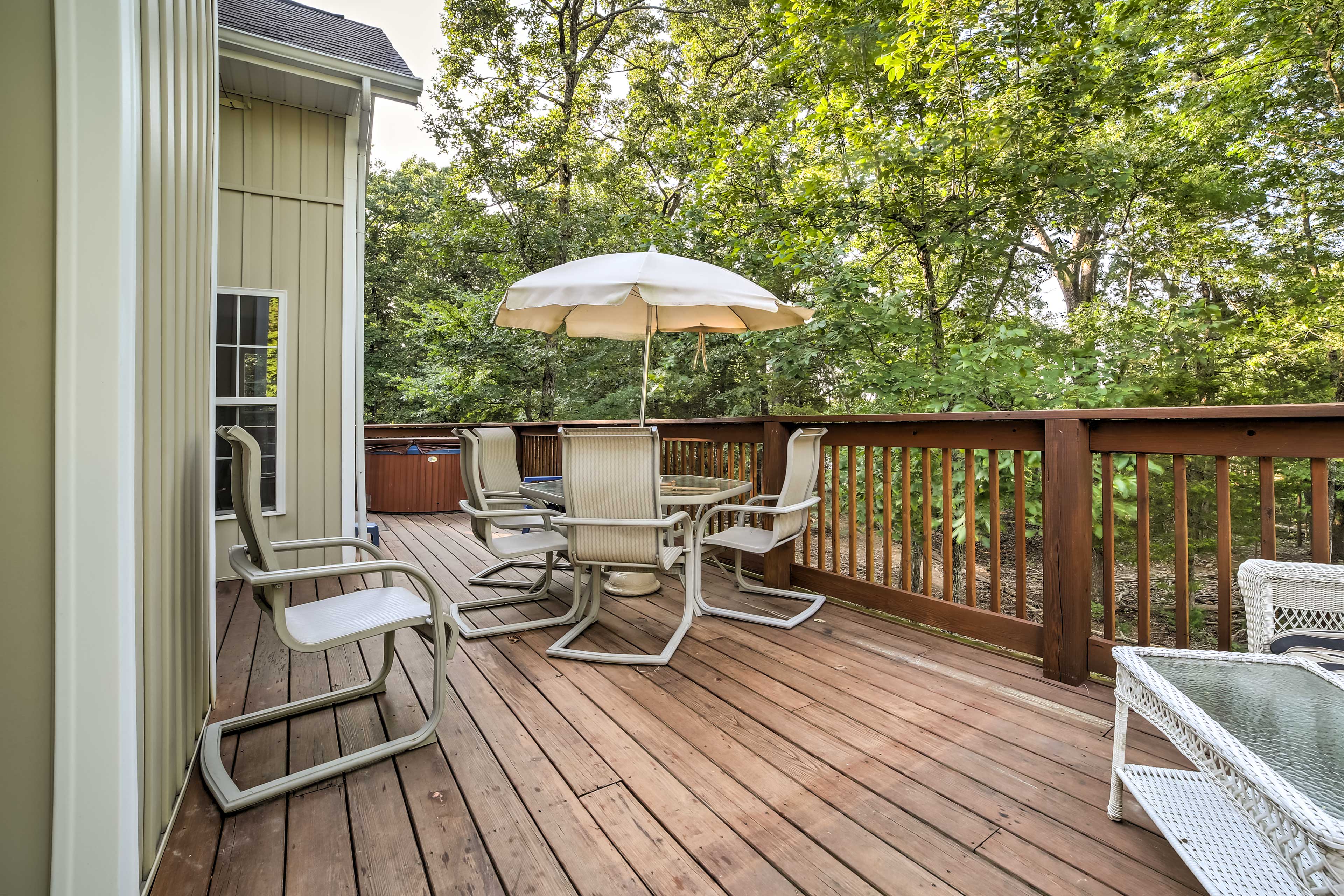 Private Deck w/ Hot Tub