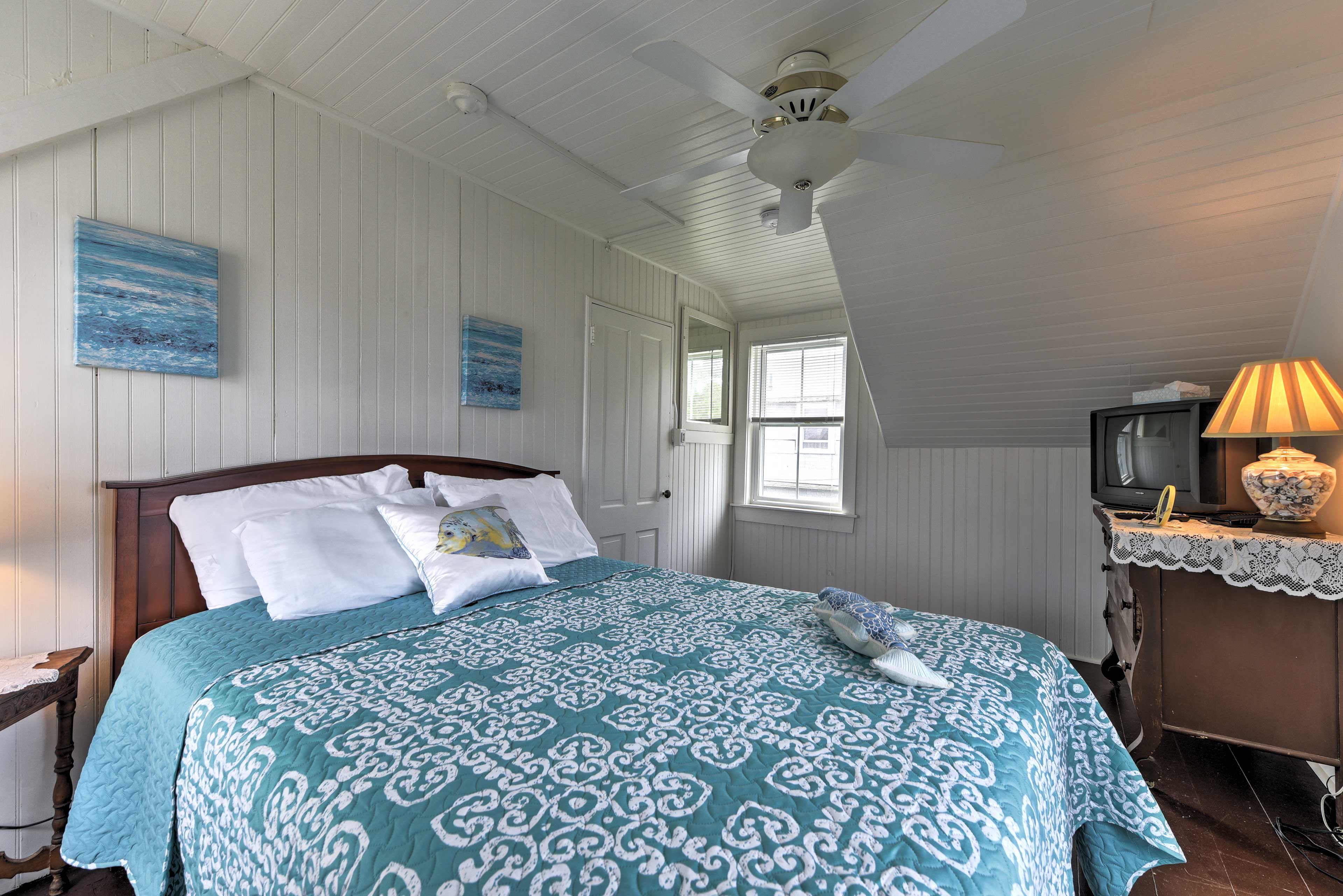 Guests can sleep in their choice of 3 comfortable bedrooms.