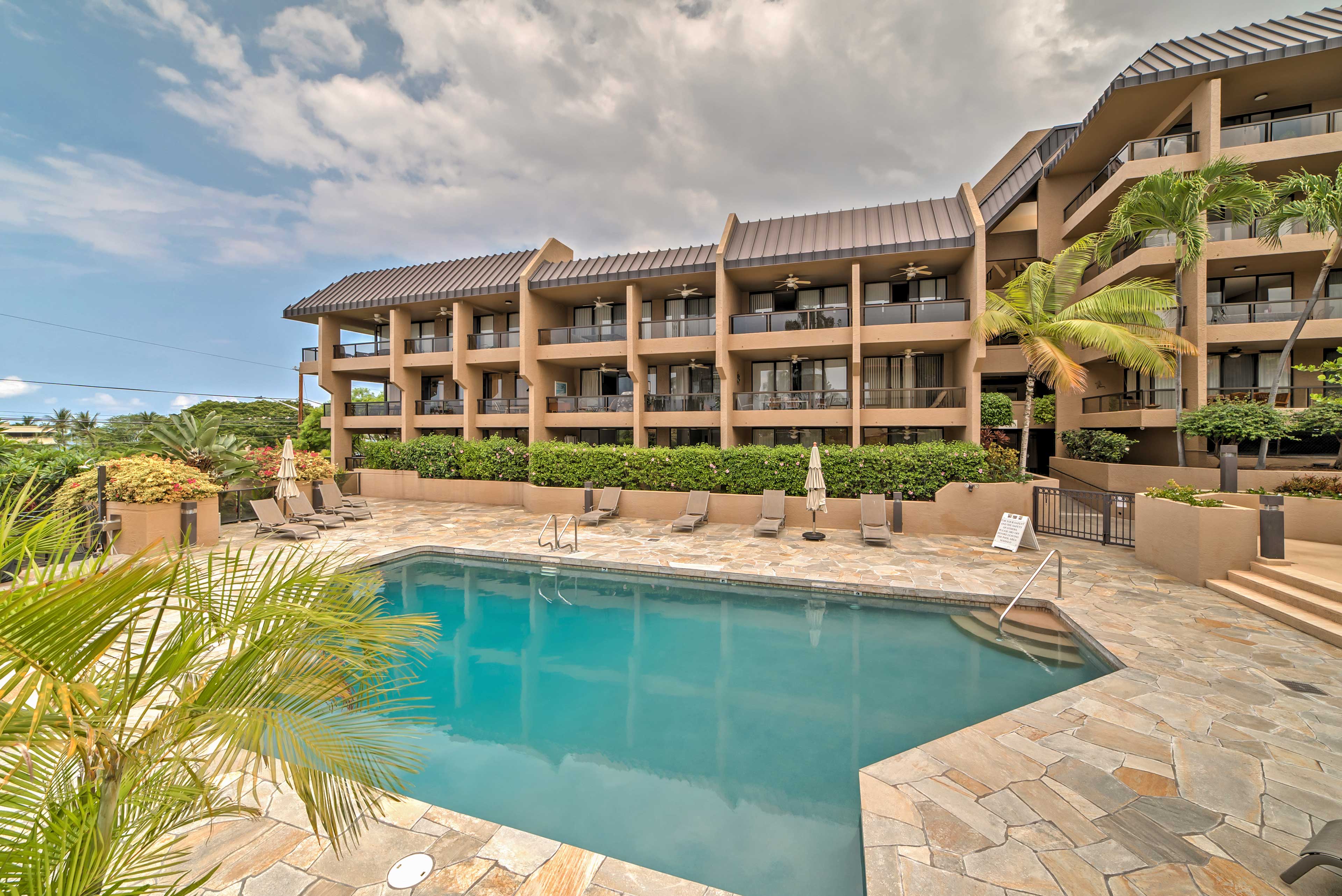 Kona Pacific Condominium Amenities