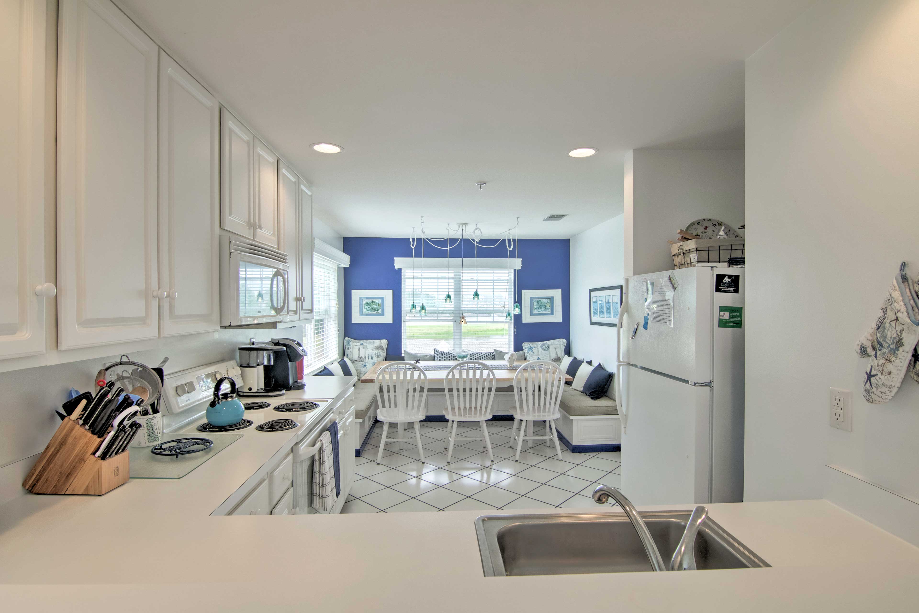 Kitchen | Dining Area