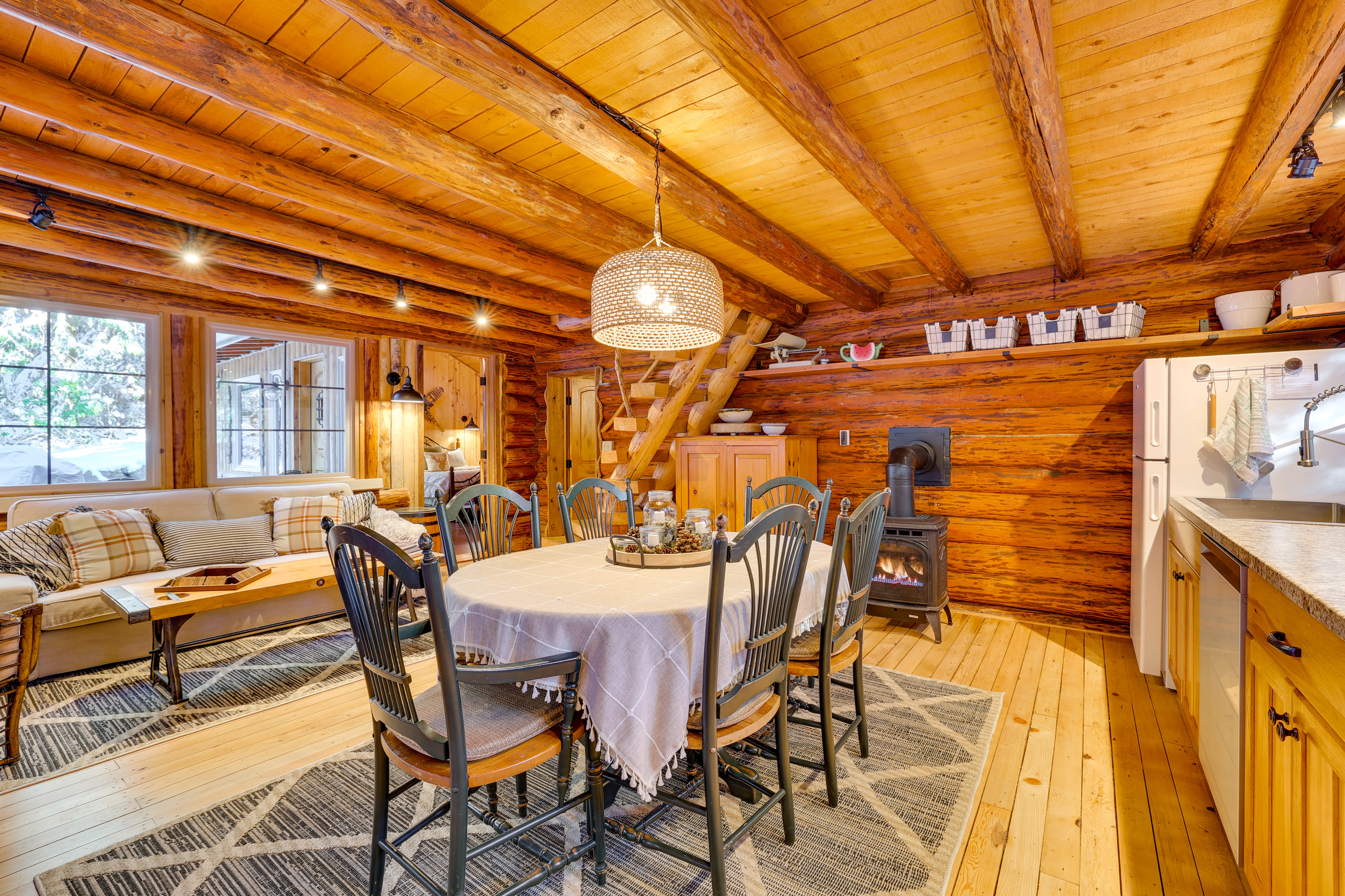 Dining Table | Dishware Provided | 1st Floor