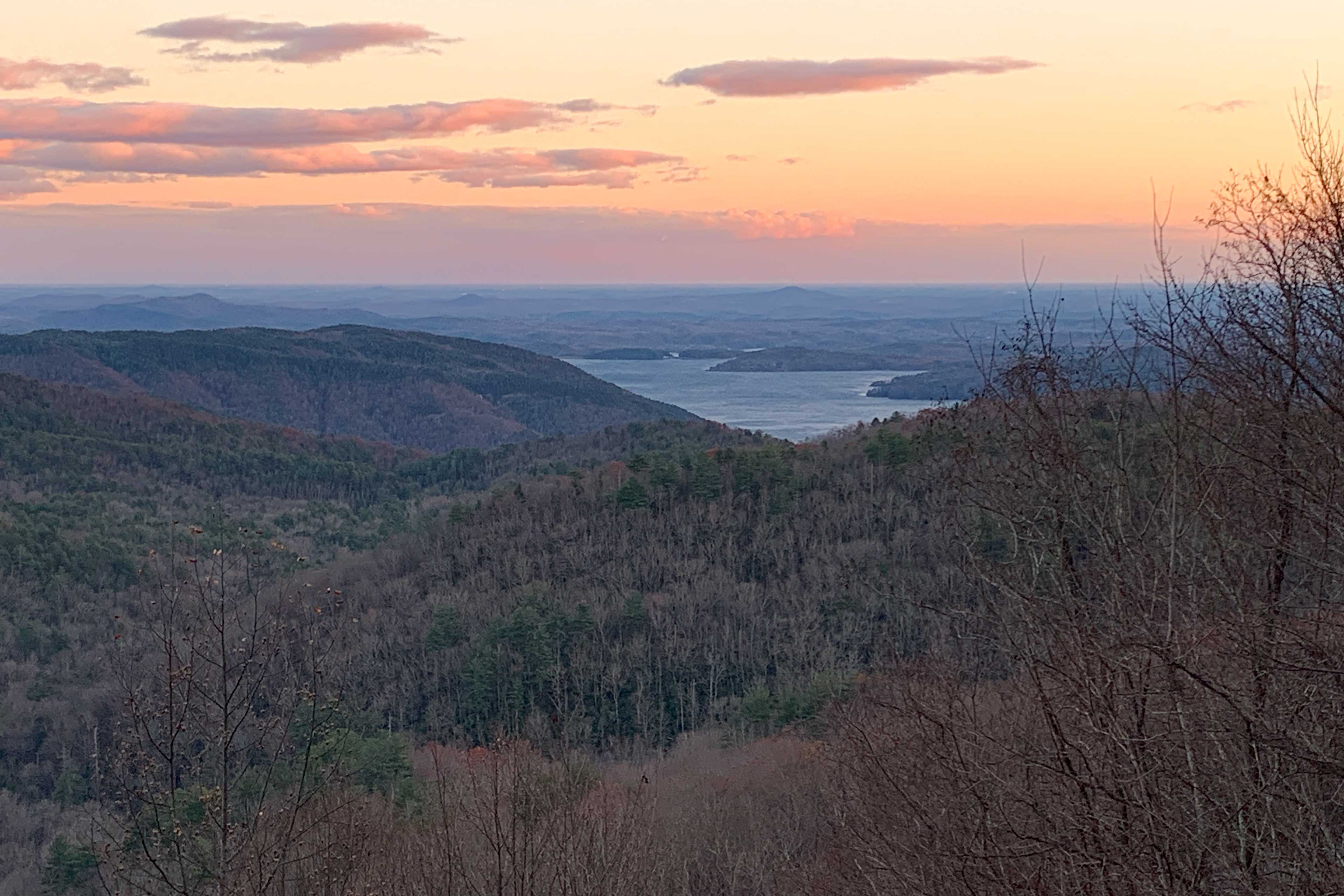 Lake Toxaway Nearby