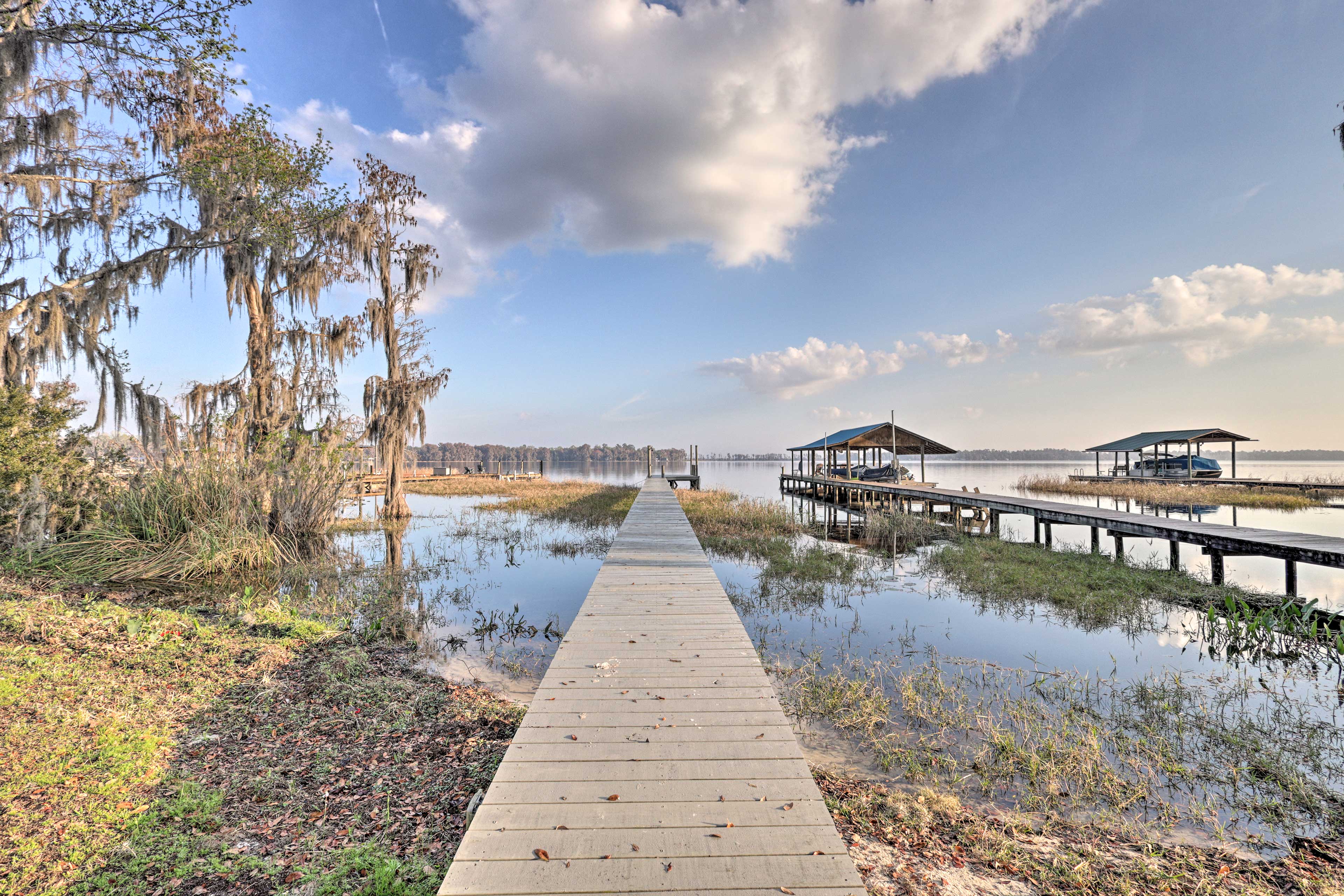 Lakefront Location | On Santa Fe Lake