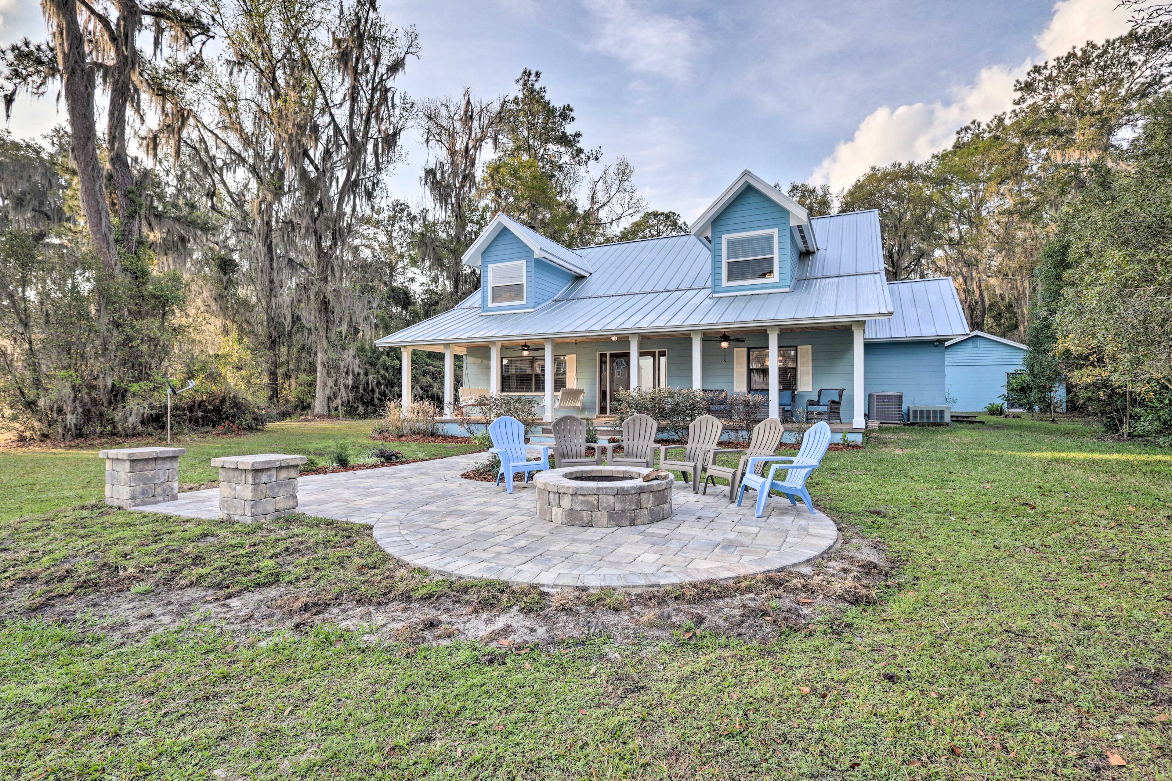 Waldo Vacation Rental Home | 5BR | 2.5BA | 2 Steps to Enter