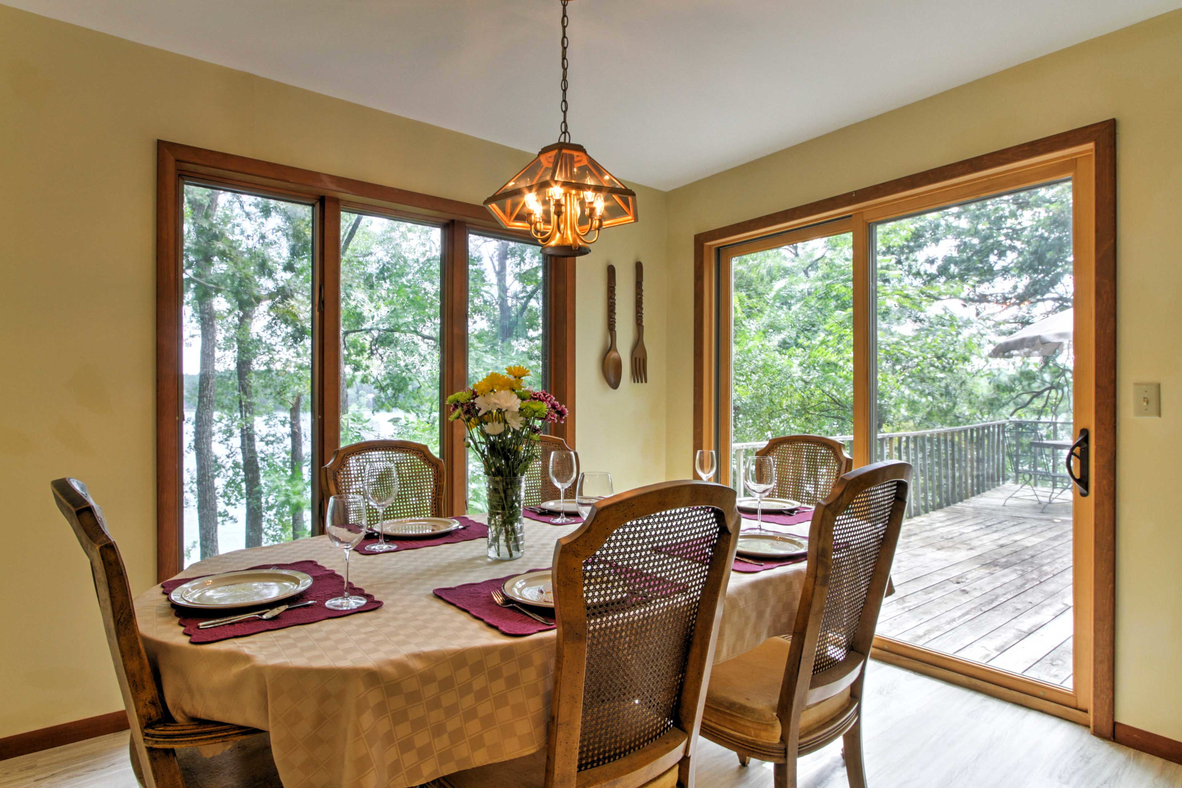 Dining Area | Dishware & Flatware