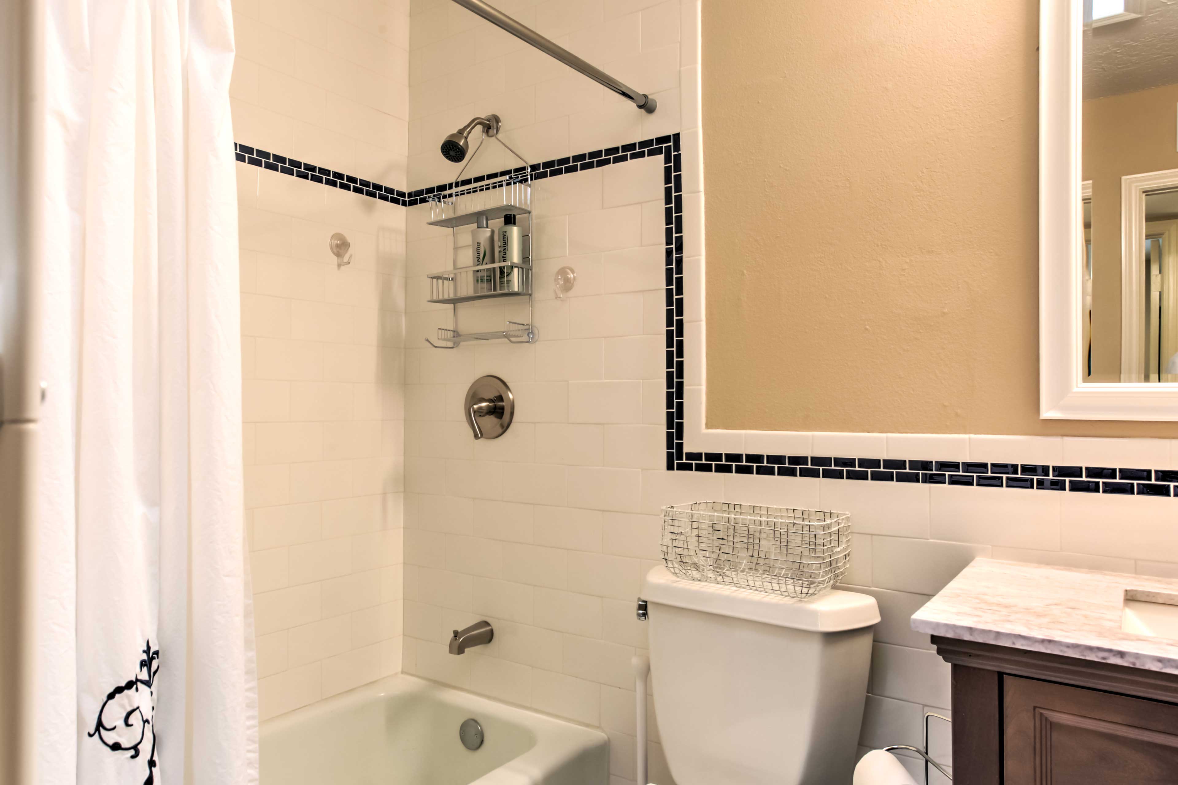 Full Bathroom | Linens & Towels