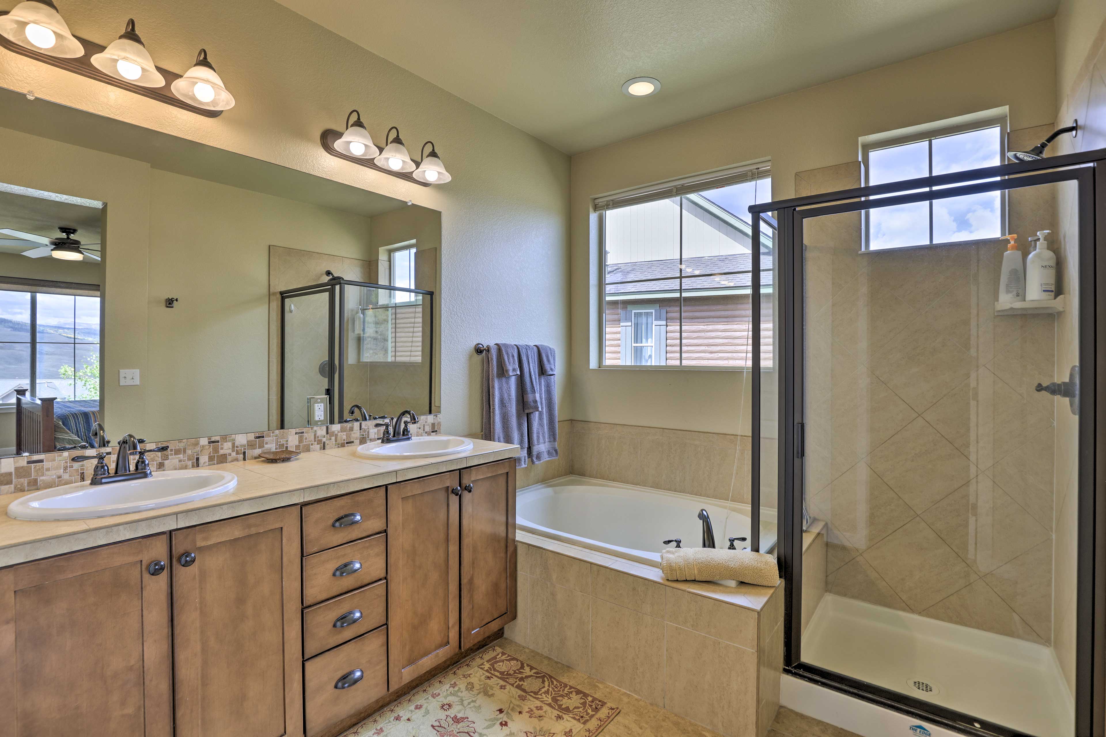 En-Suite Bathroom | Towels Provided