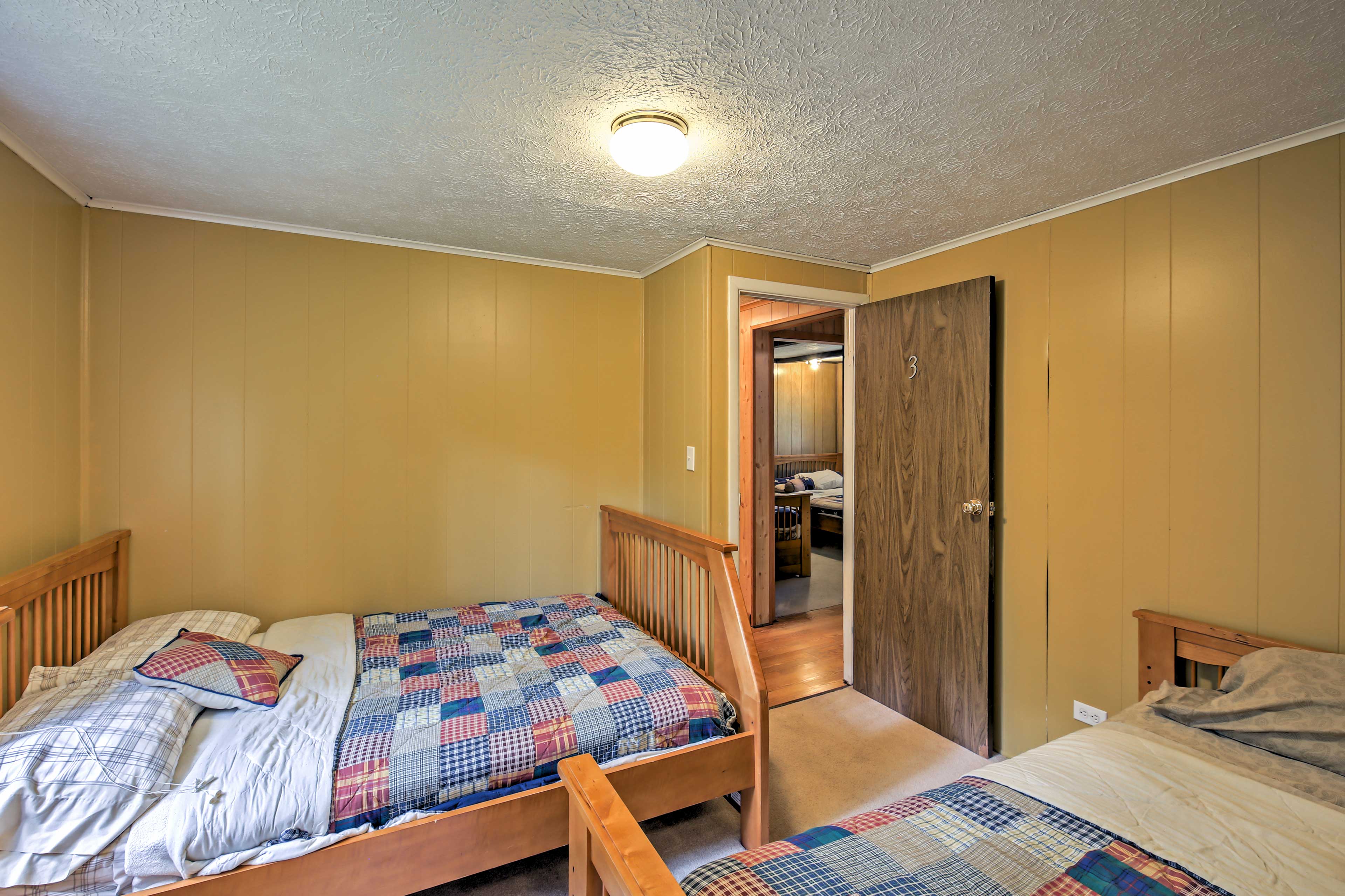 Bedroom 2 | Full Bed | Twin Bed