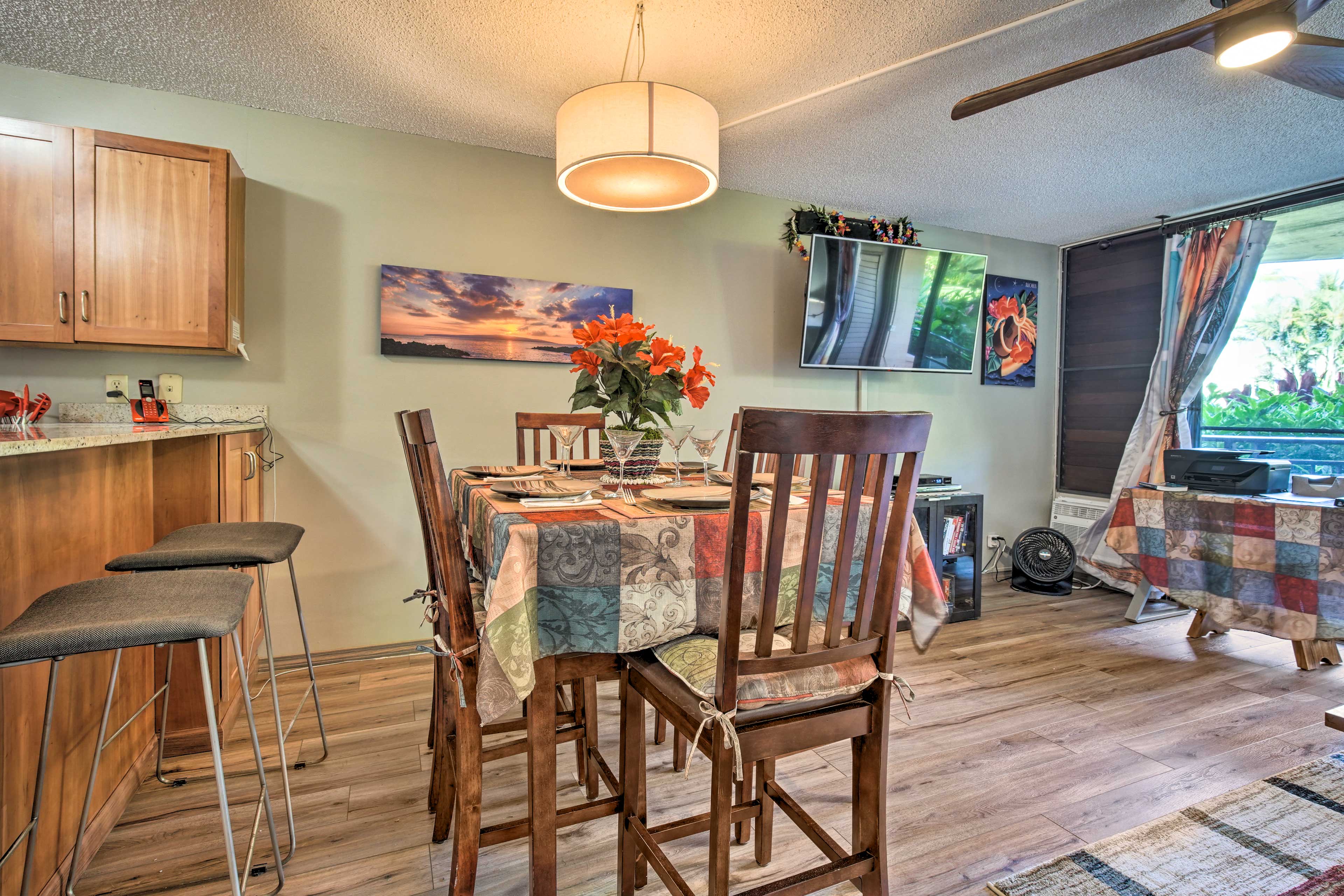 Living Room | Dining Area