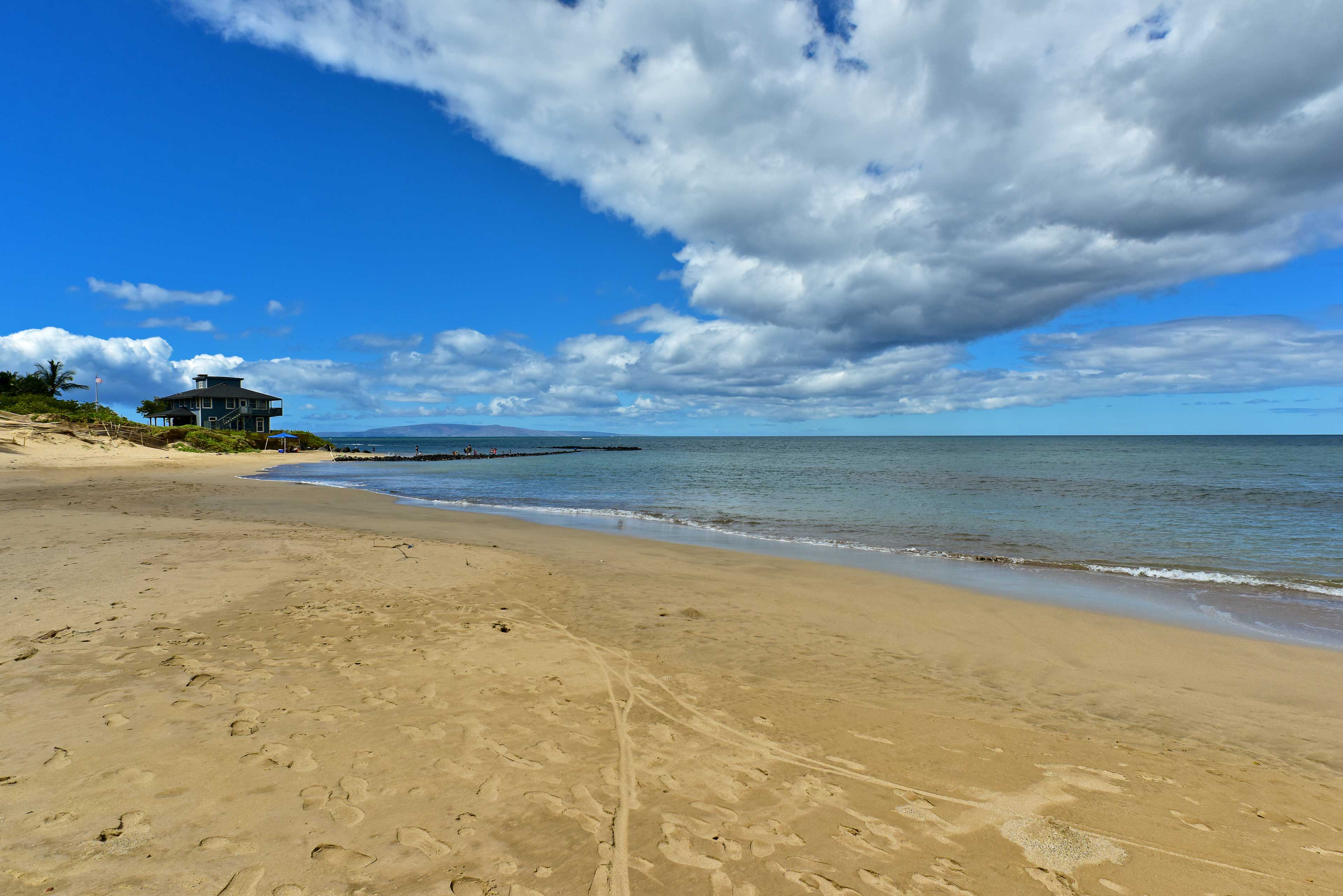 Kalepolepo Beach Park (Walking Distance)