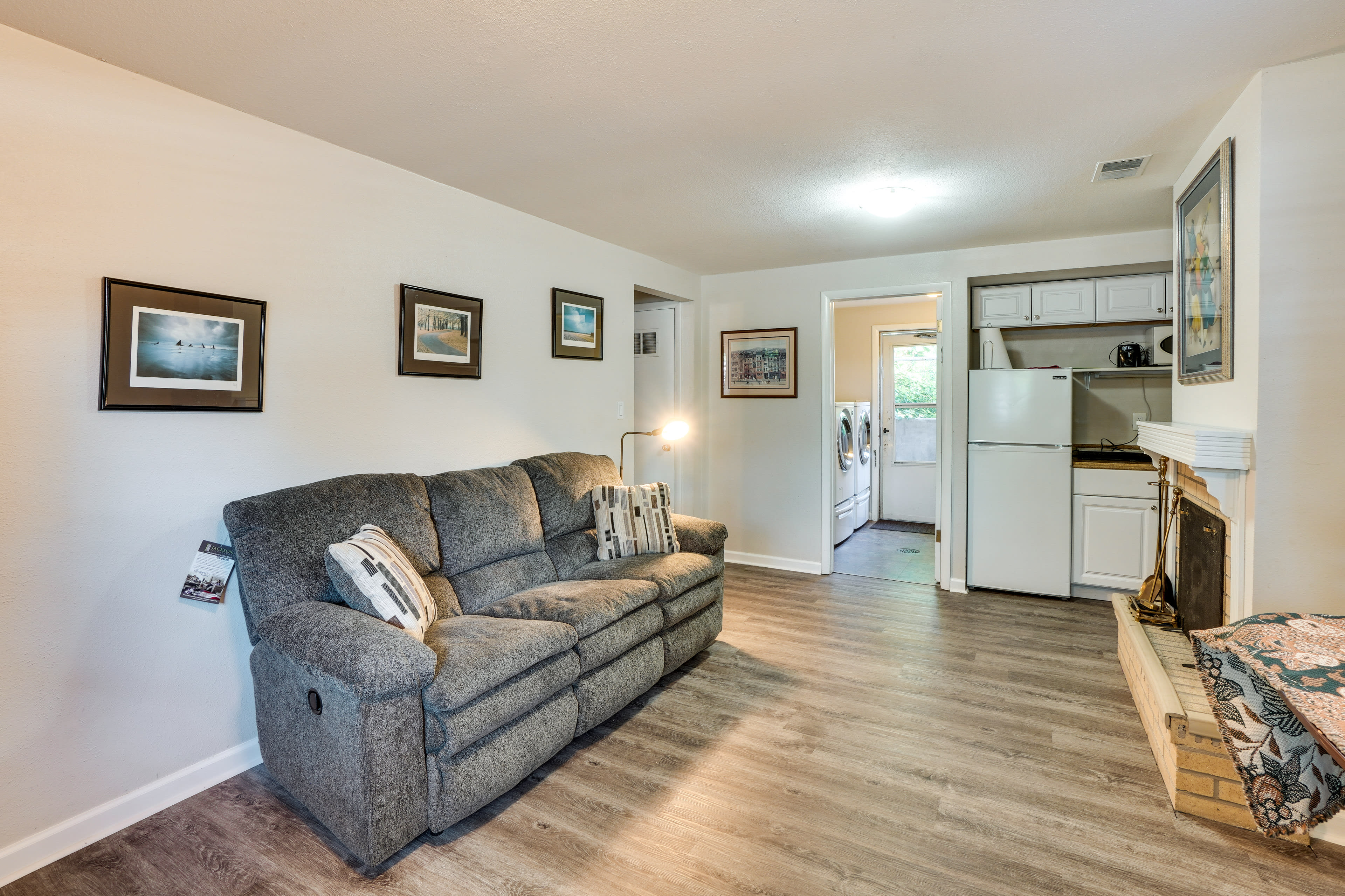 Living Room | Fireplace