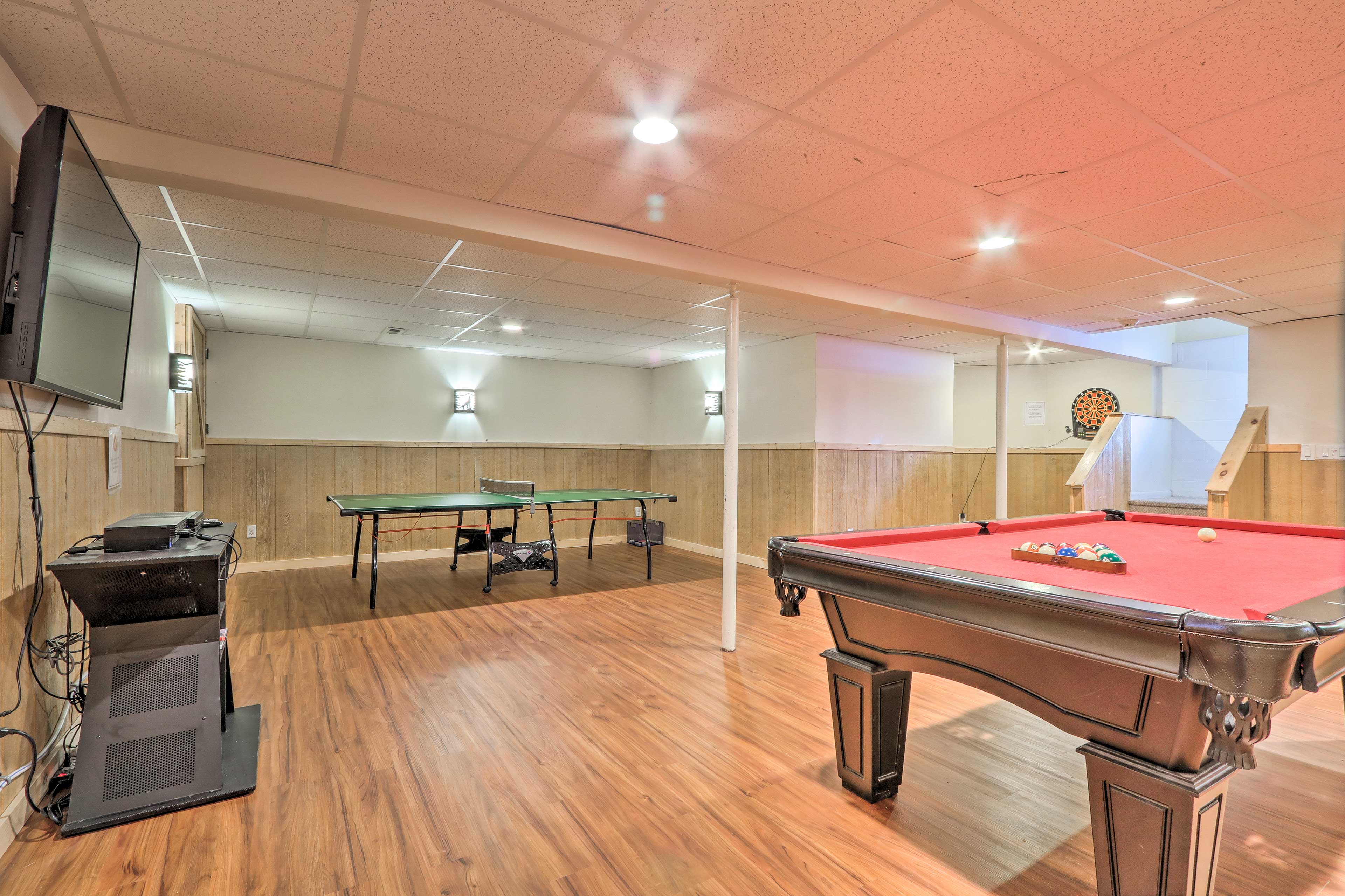 Basement Game Room | TV | Ping Pong | Pool Table | Dartboard | Air Hockey