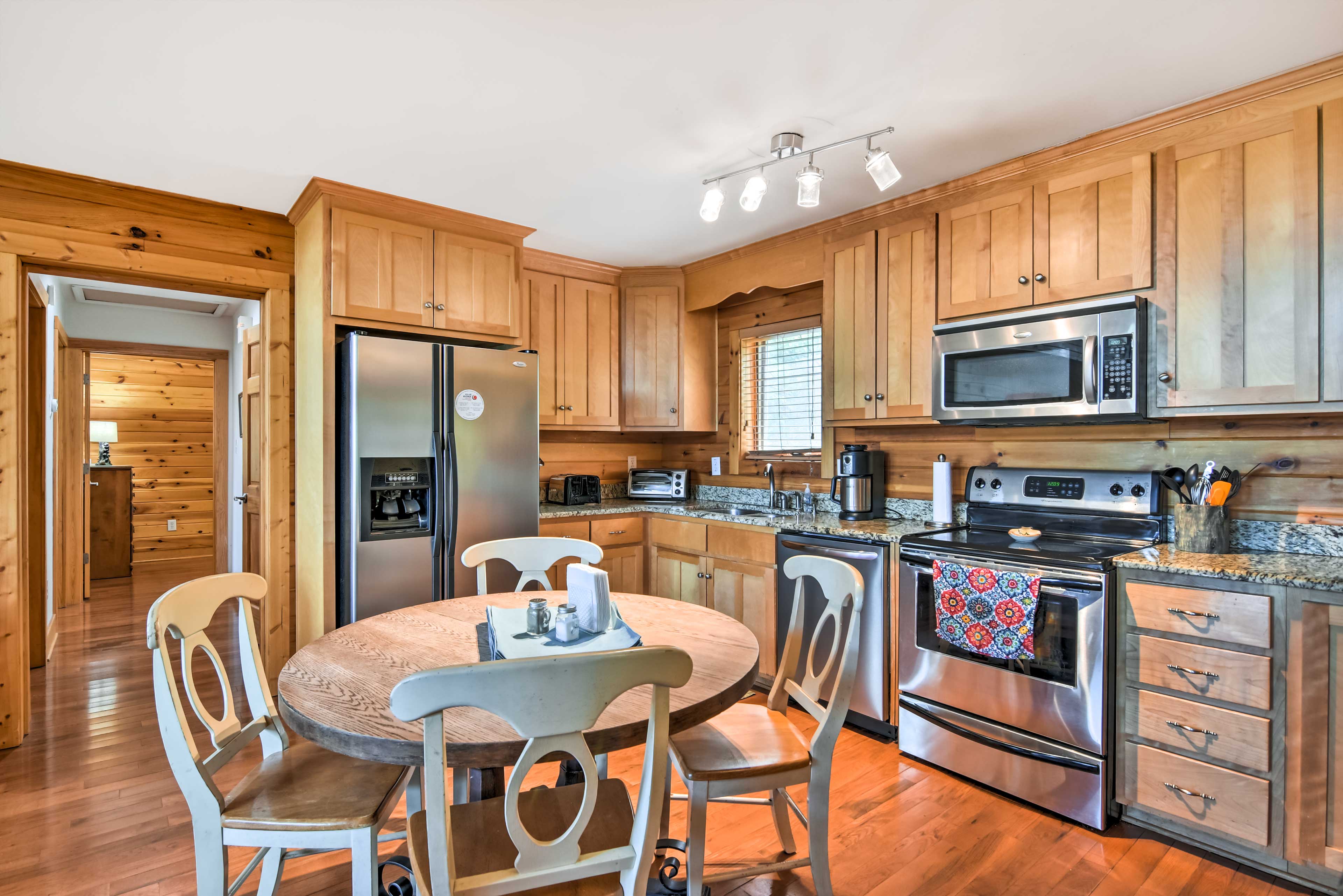 Dining Area | Dishware & Flatware