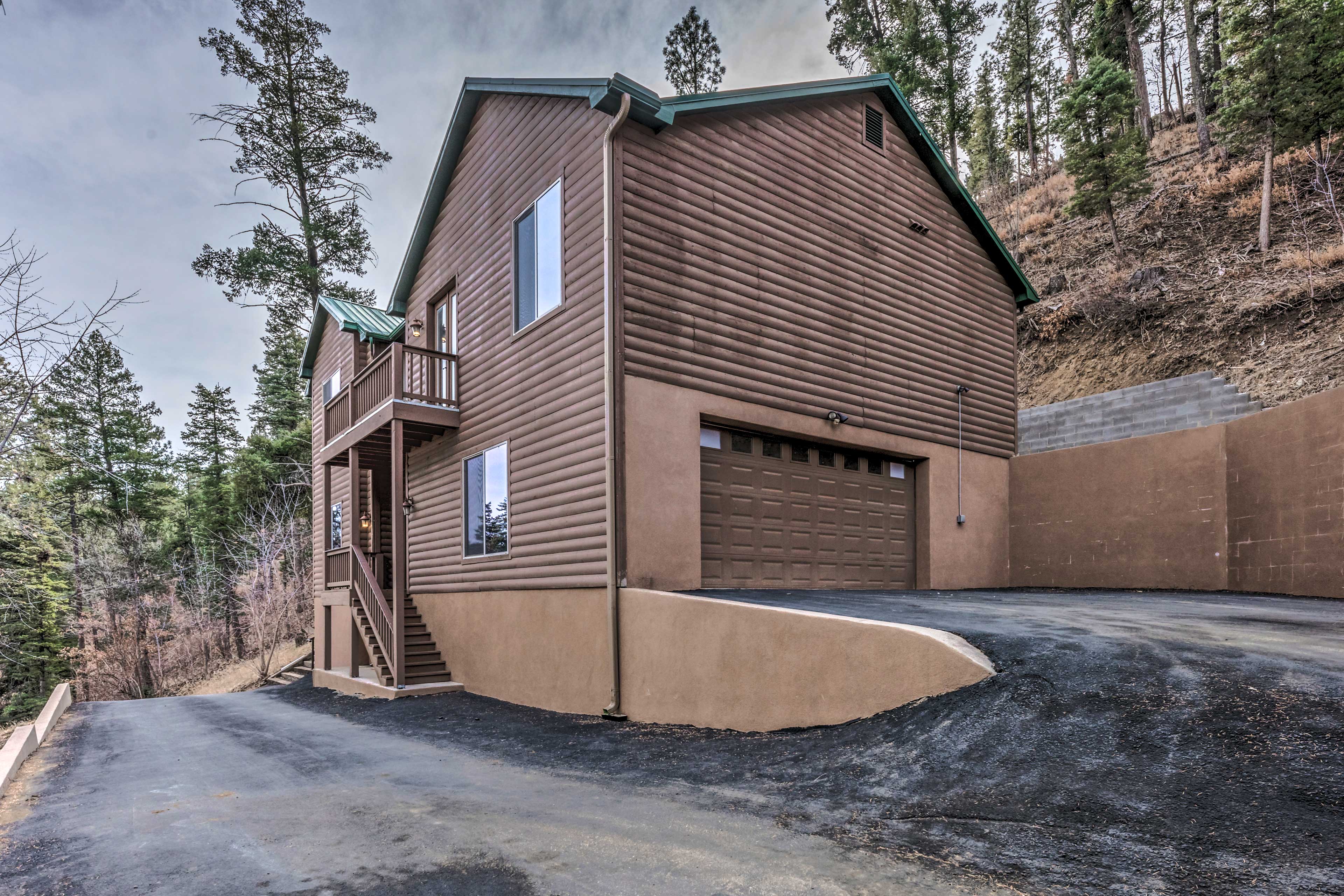 Ruidoso Vacation Rental | Home | 4BD | 3BA | 2,500 Sq Ft | Steps Required