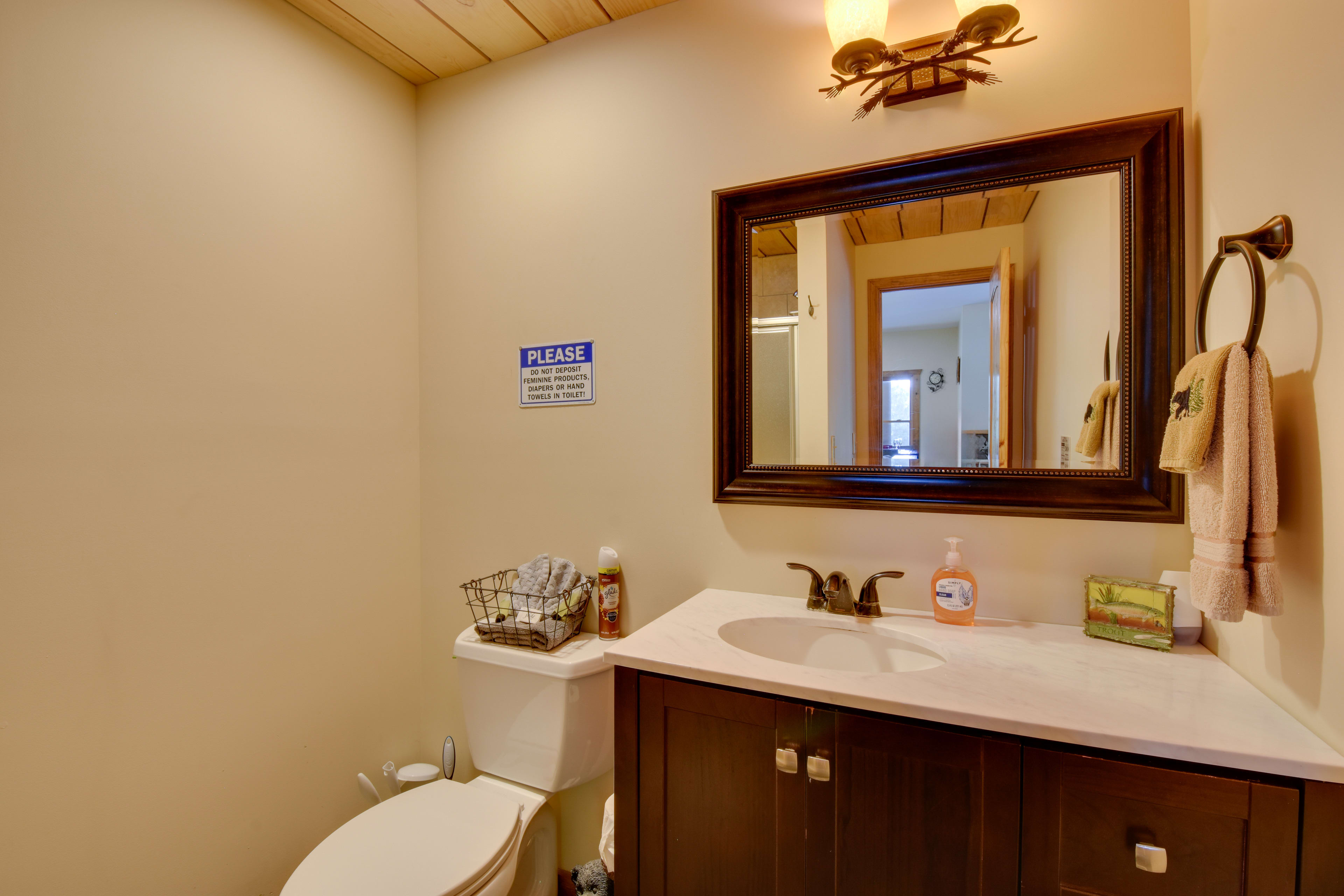 Full Bathroom | Towels & Linens Provided