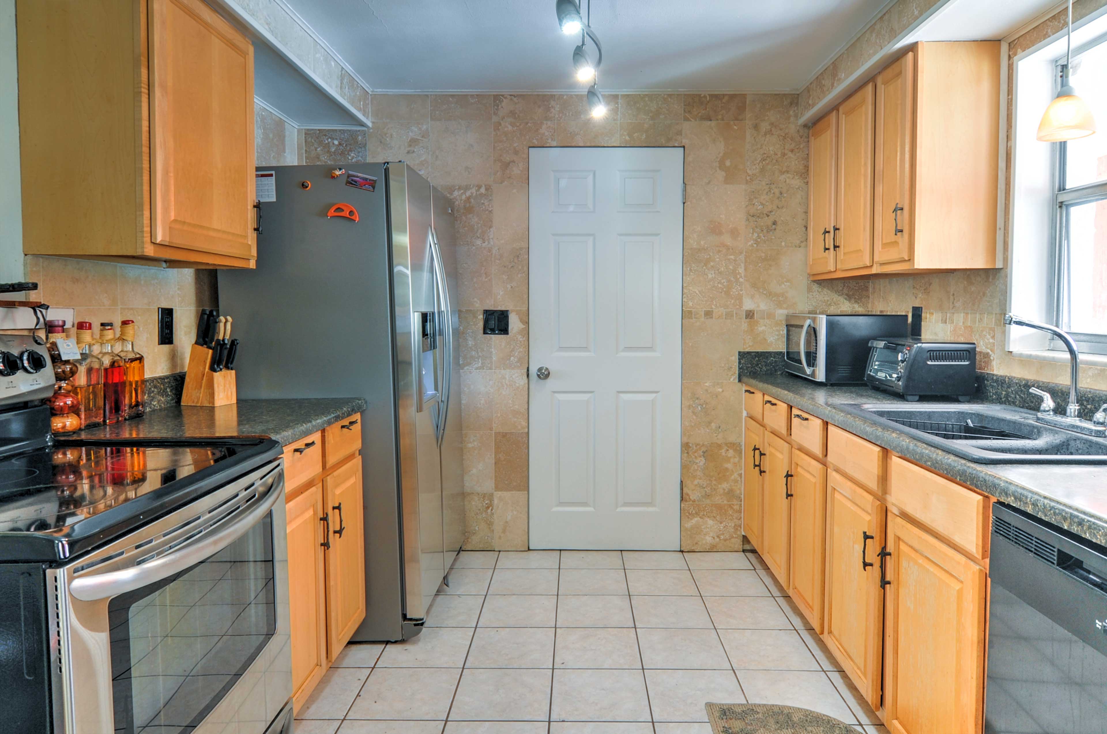 Kitchen | Fully Equipped w/ Cooking Bascis