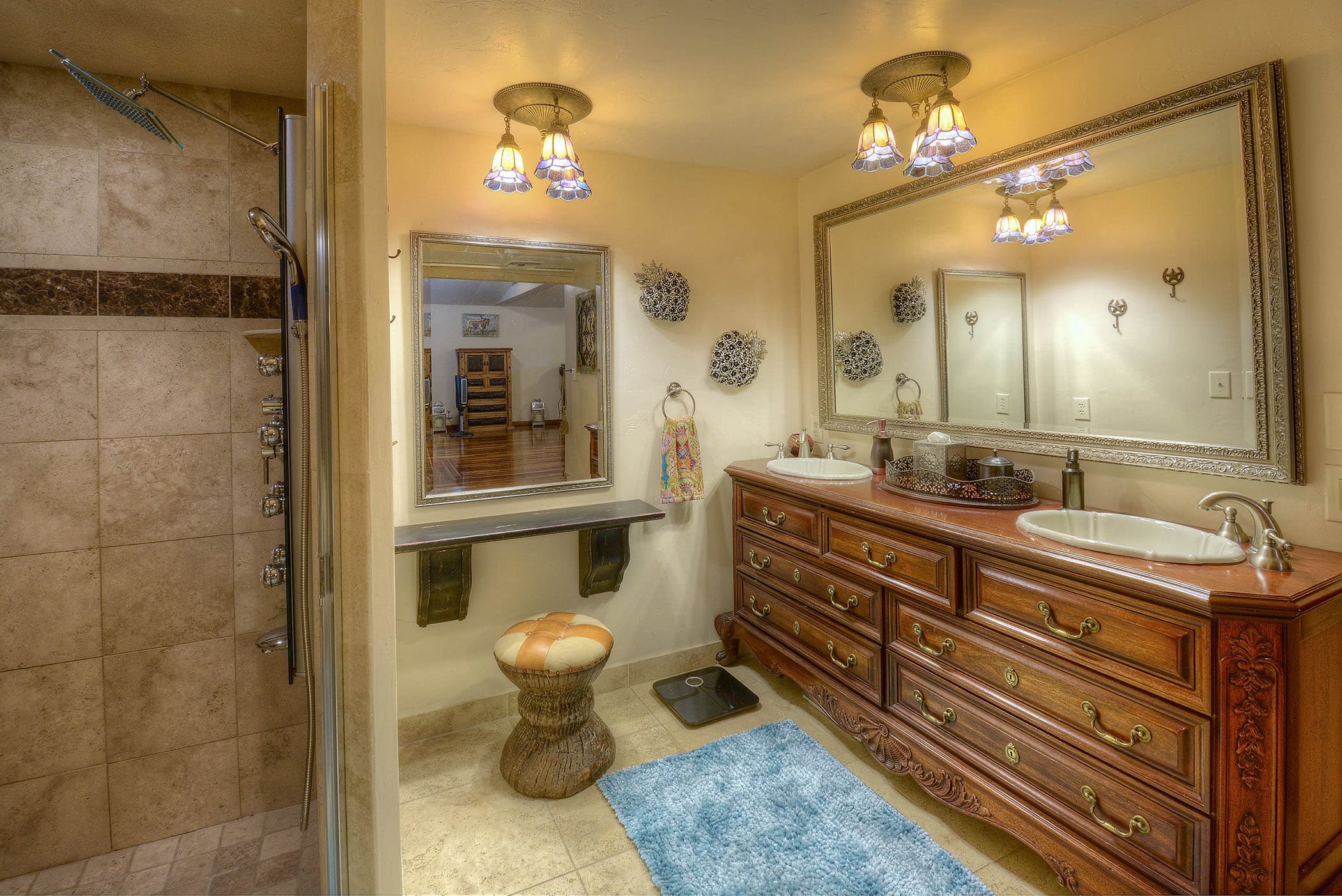 En-Suite Bathroom | Towels Provided