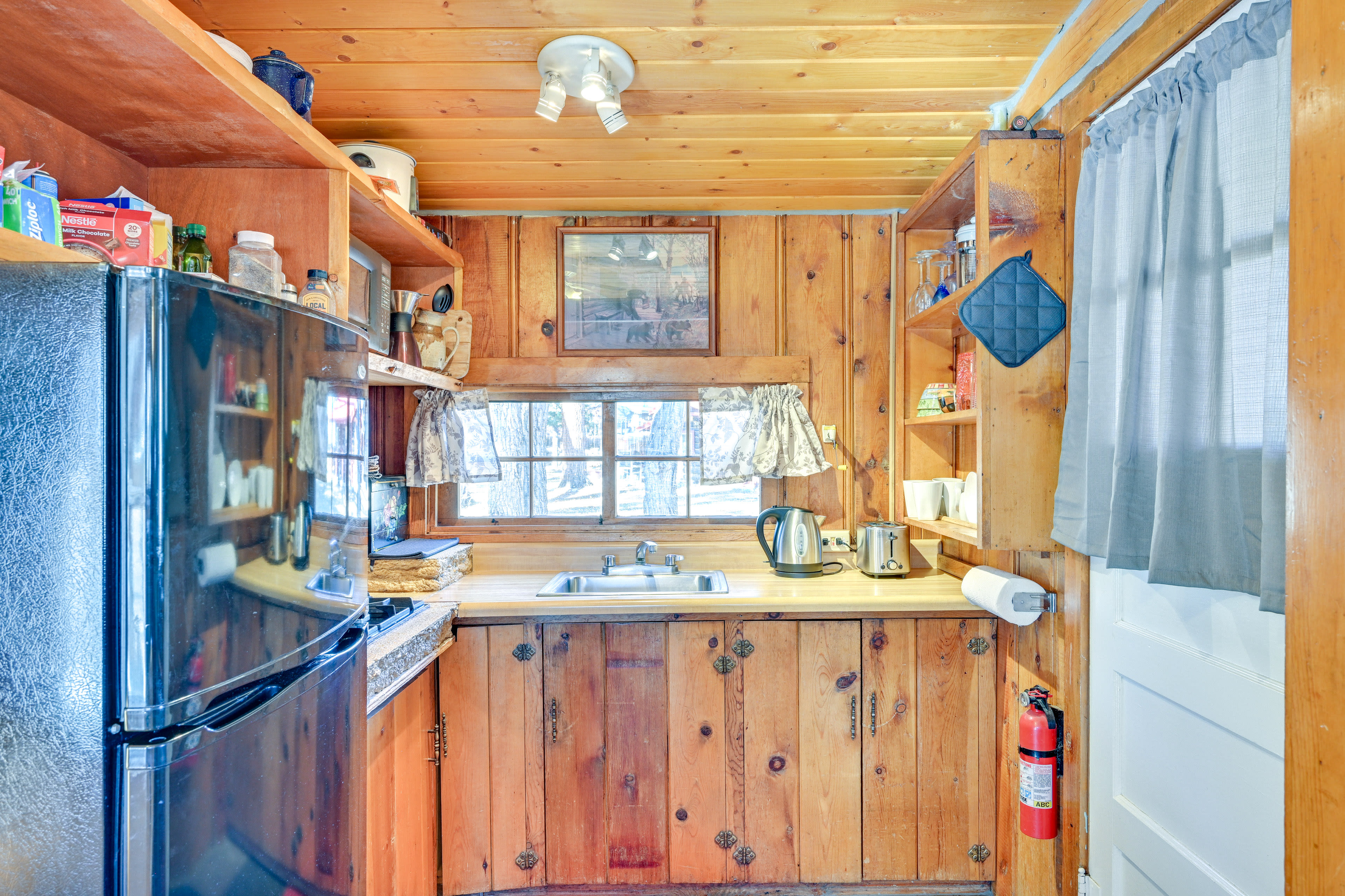 Kitchen | Toaster | Coffee Maker | Gas Stovetop