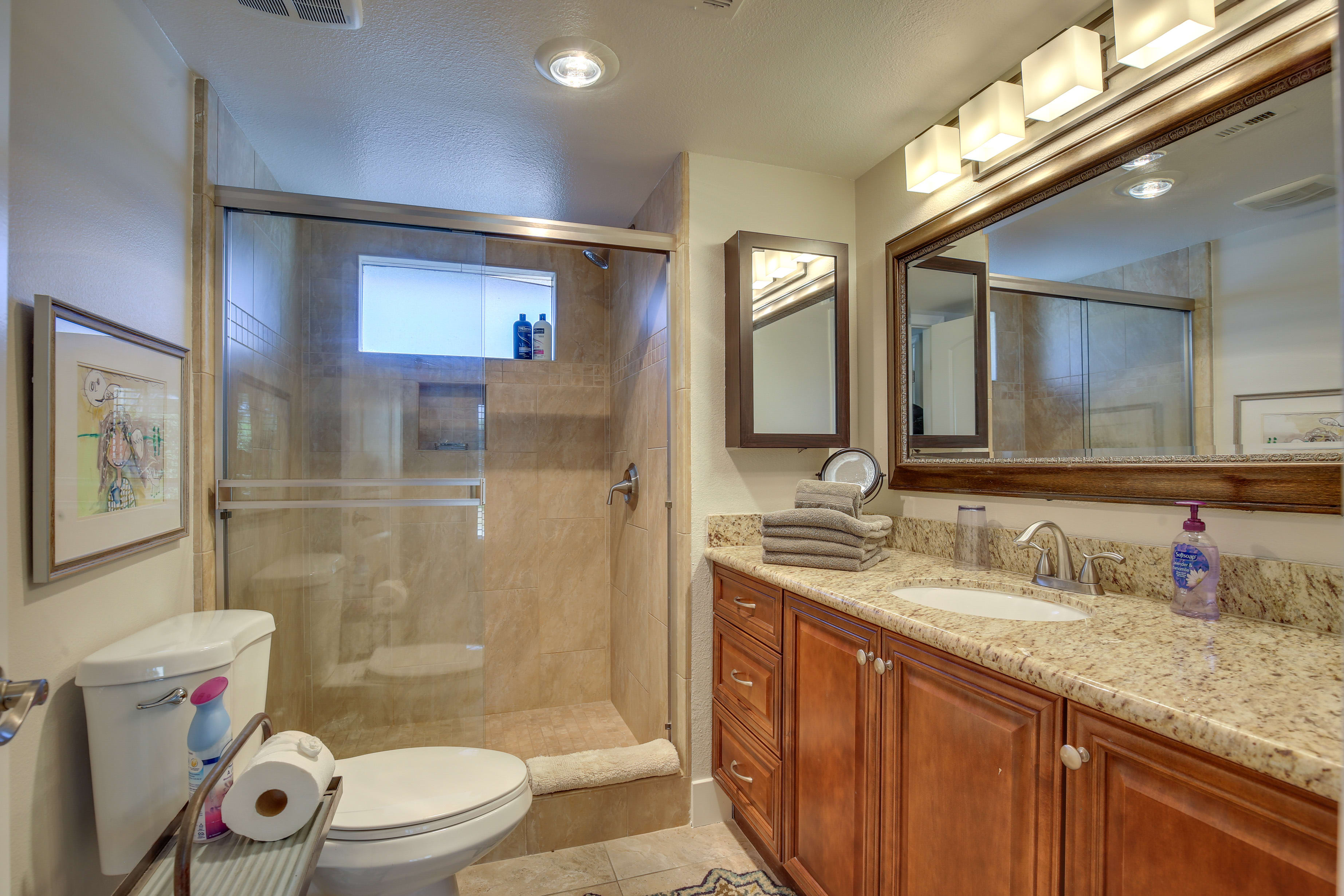 En-Suite Bathroom | Towels Provided